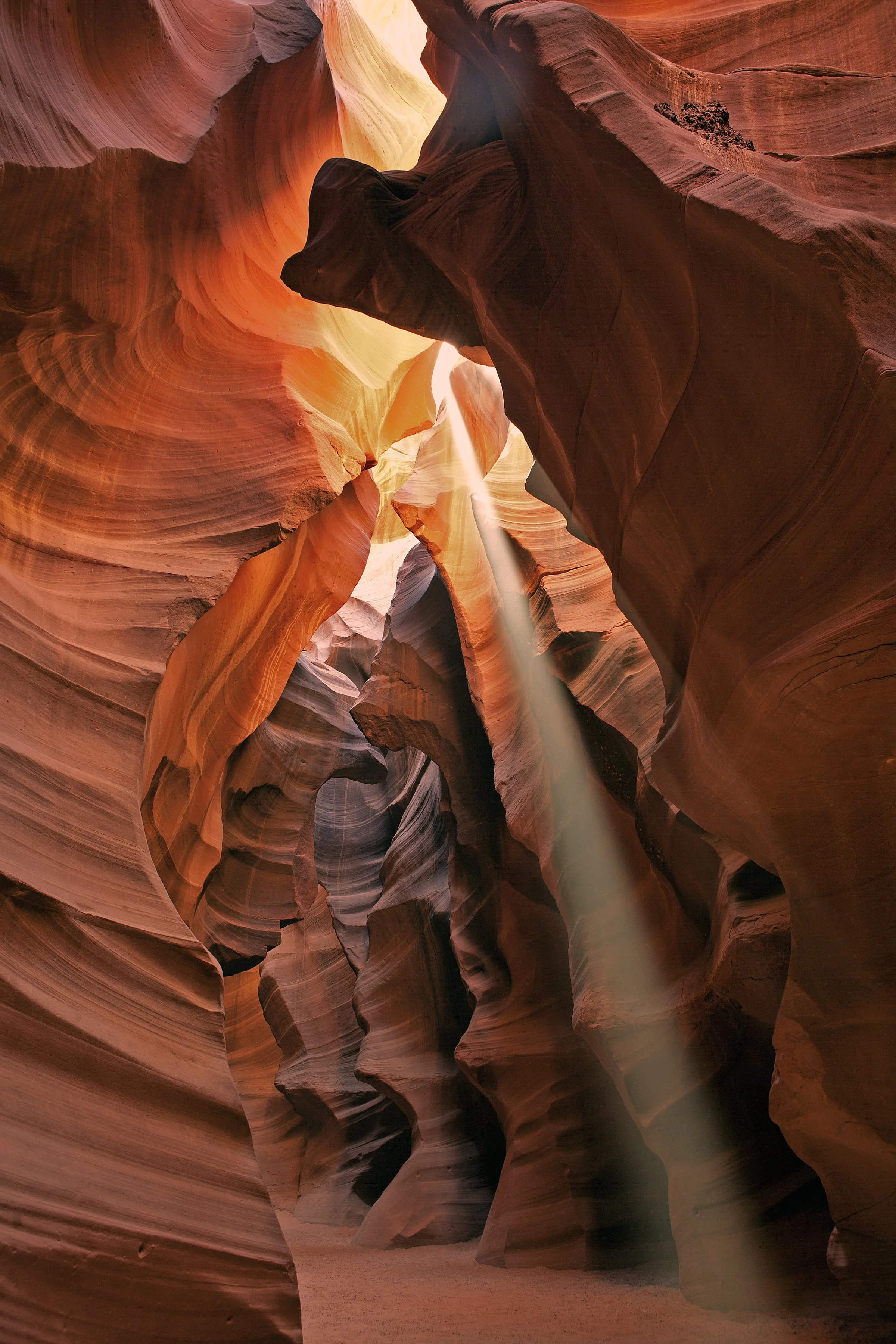 antelope canyon light.jpg
