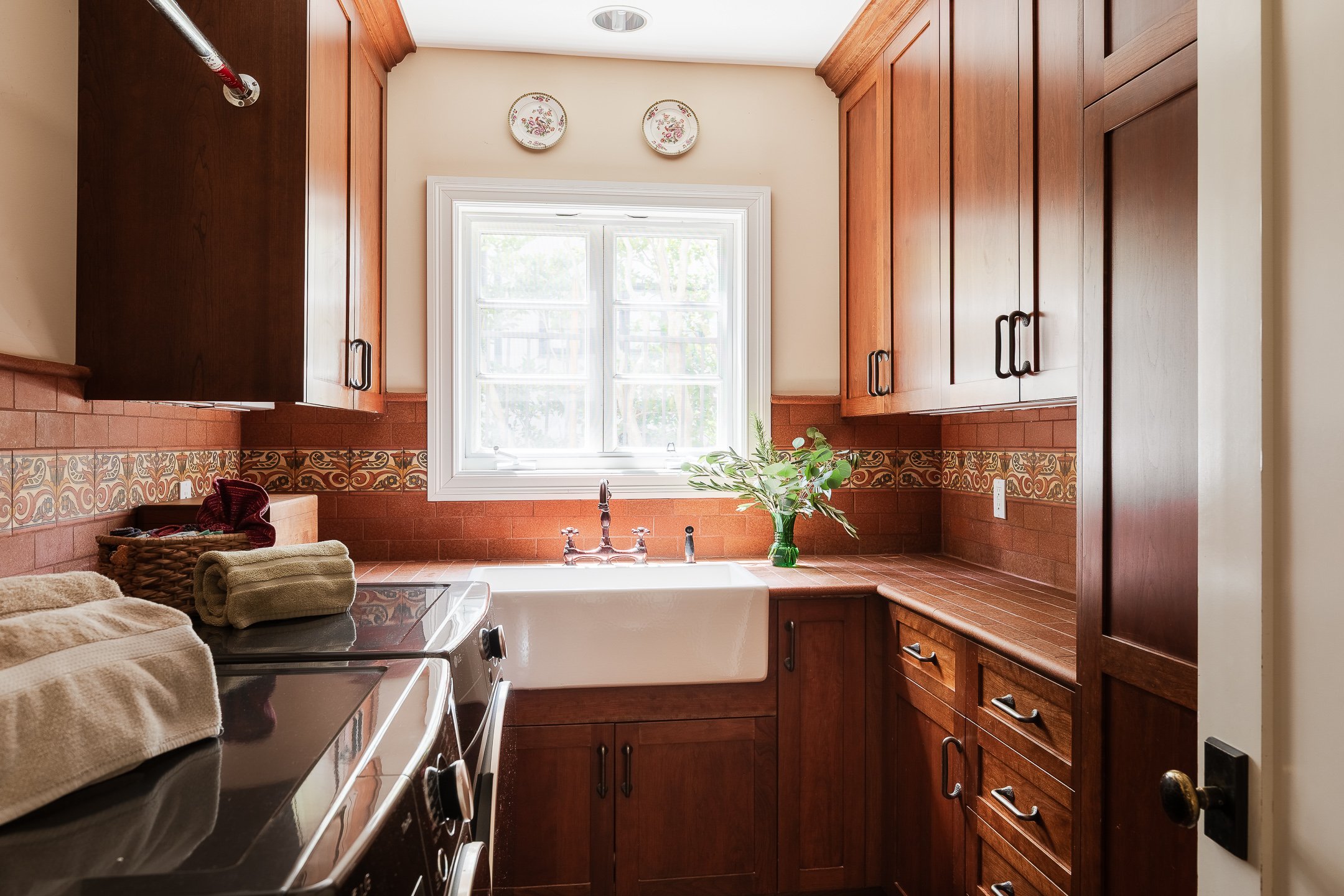 0040 1641 Laurel MLS.jpg