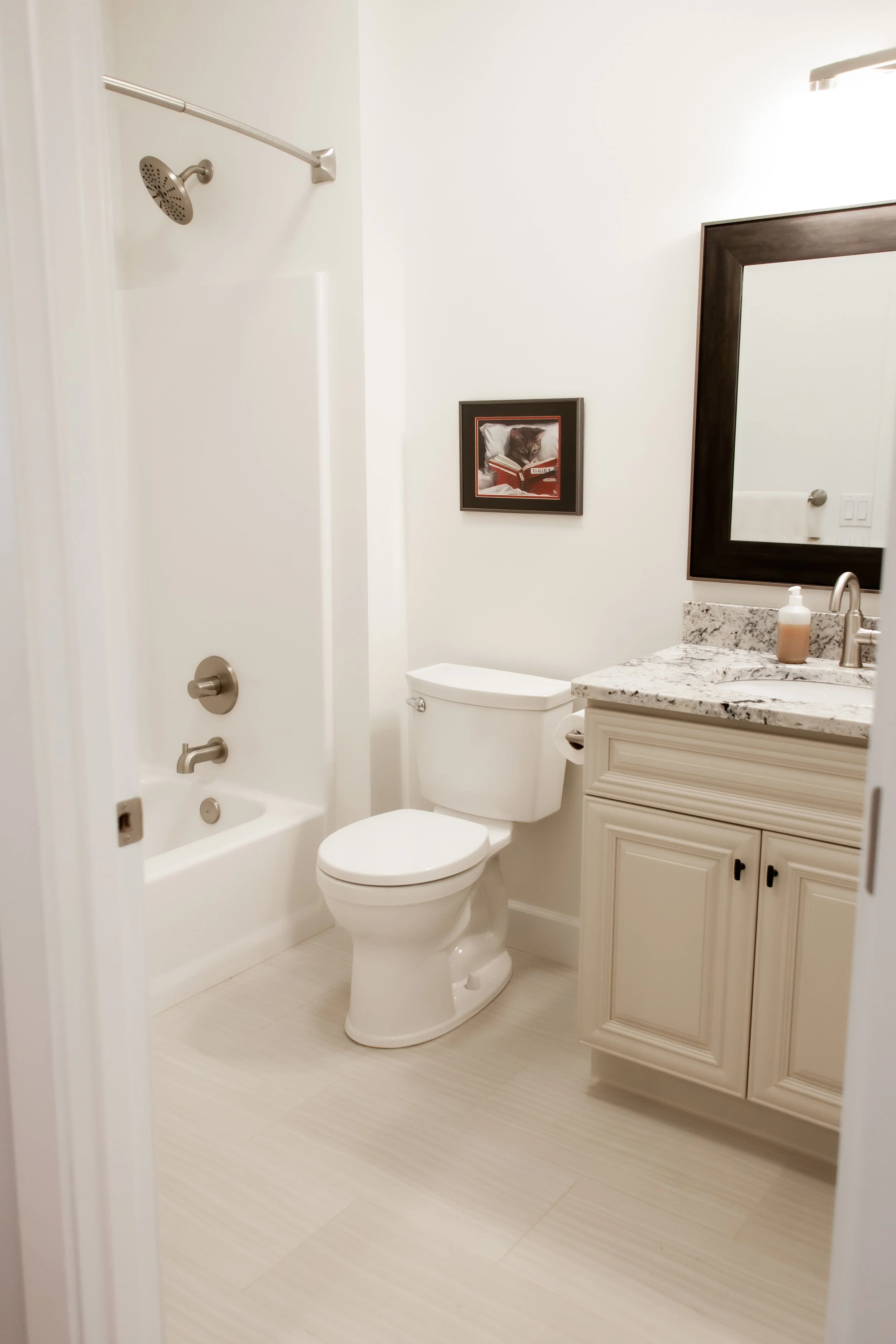 bathroom 1.jpg