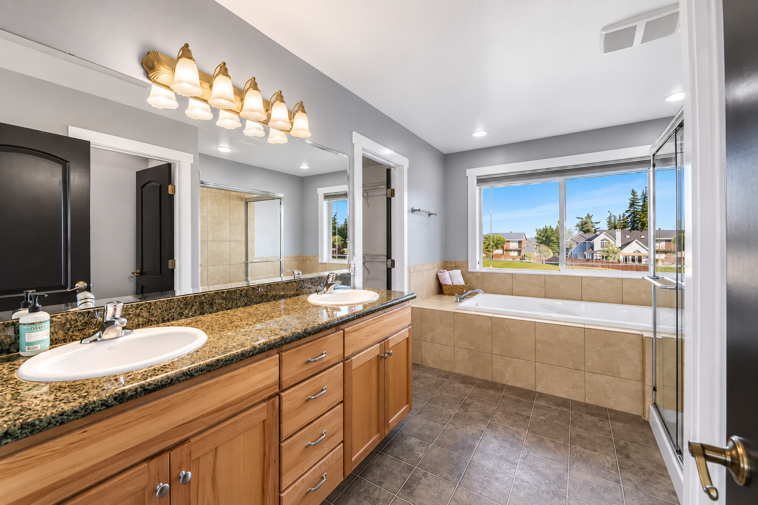 main bath (clean)  .png
