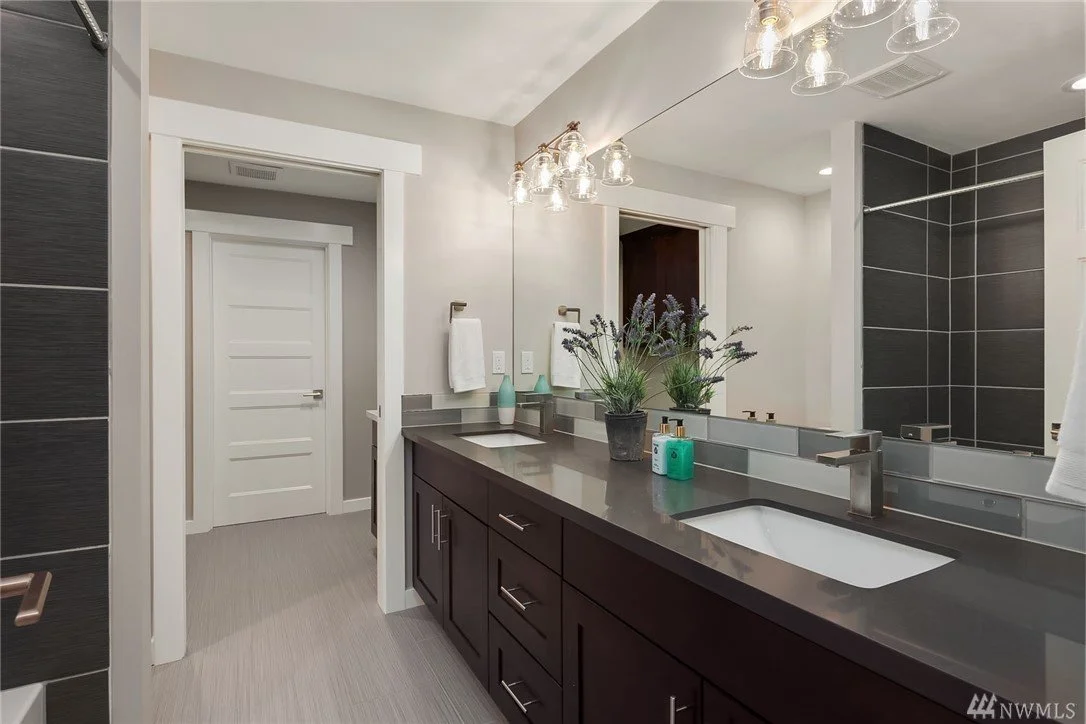 bathroom (2).jpg