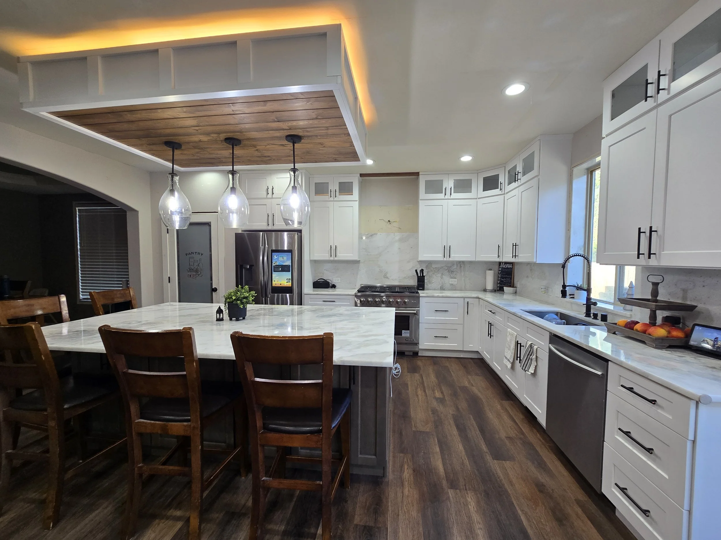 kitchen wide 3.jpg