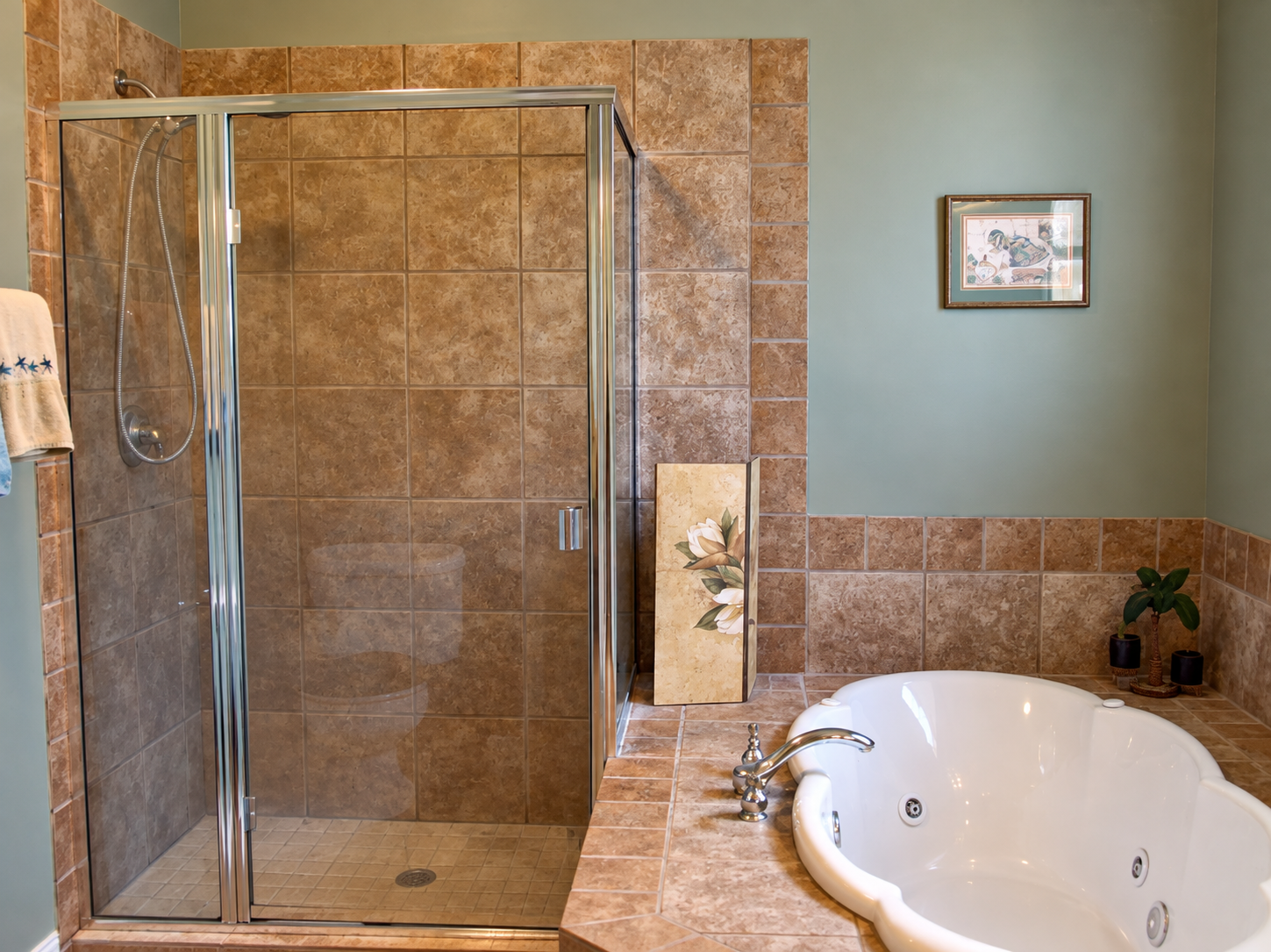 main bath (clean) .png