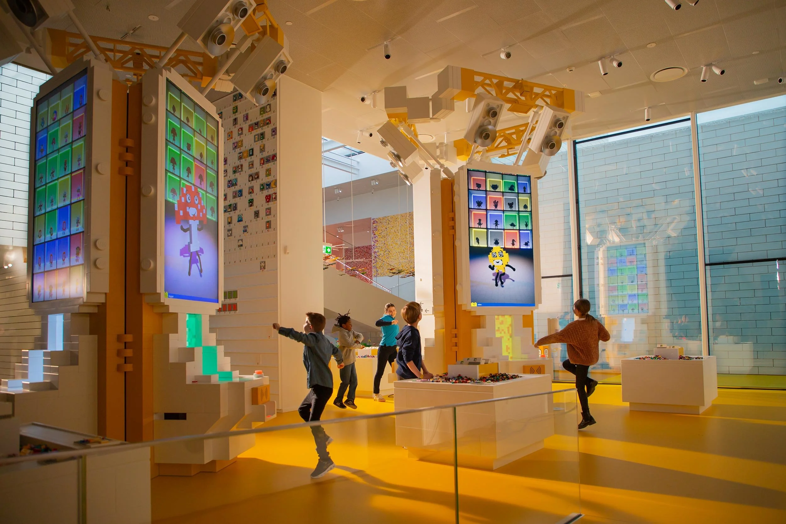 Flagship Brand Experiences - emerging technology