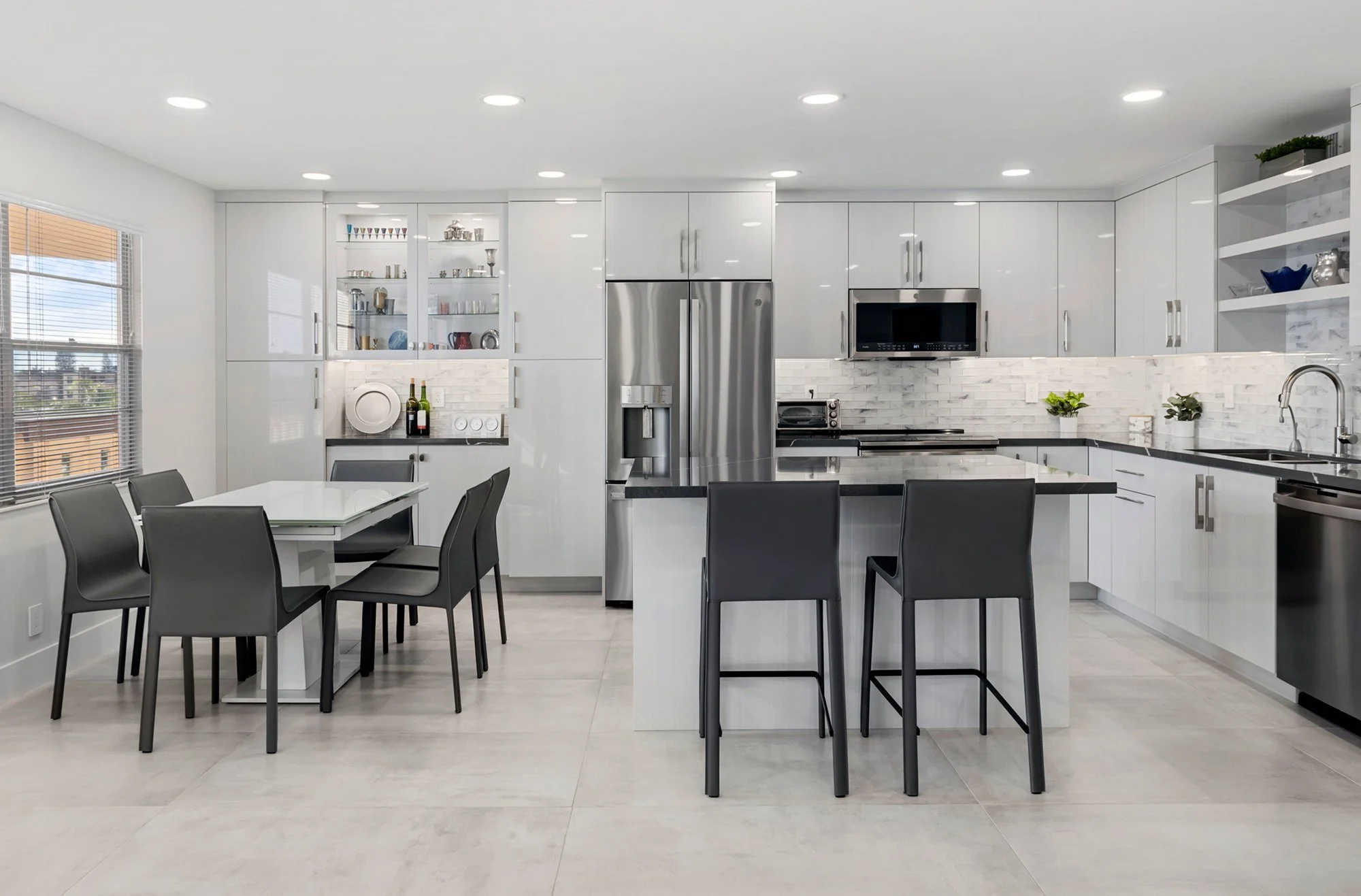 Custom Kitchen Cabinets in Boca Raton: Choosing Storage, Style, and Function