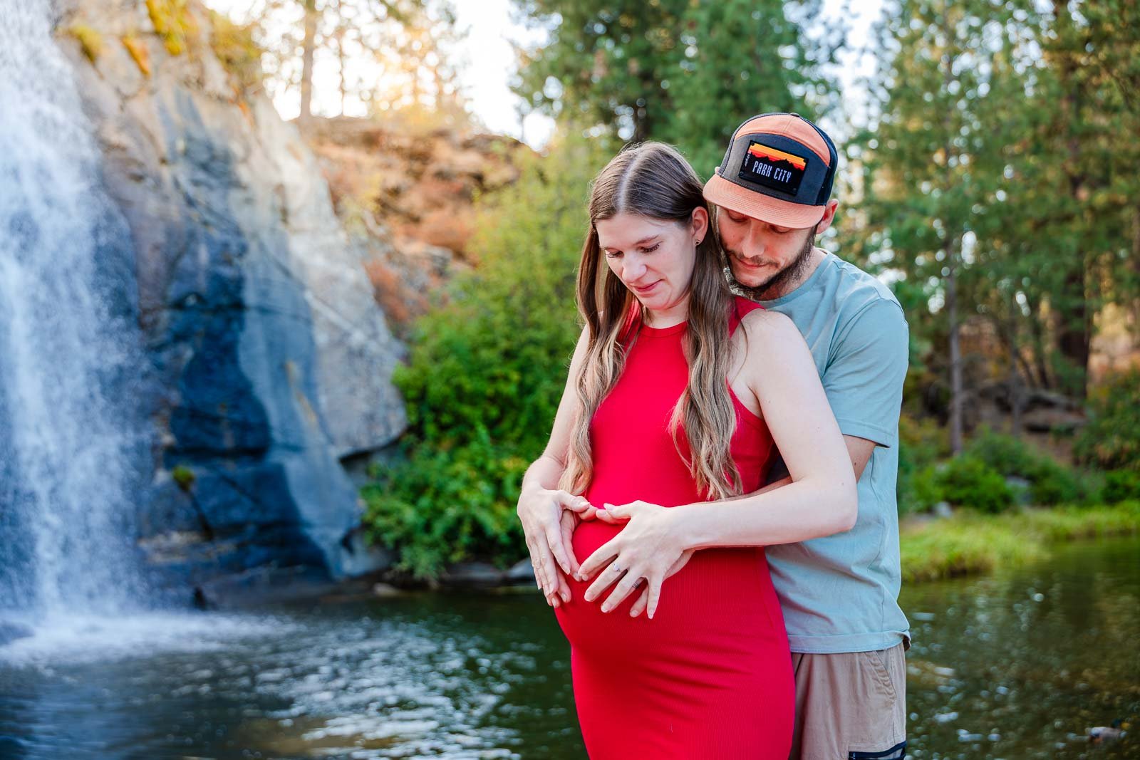 spokane pregnant maternity couple in park