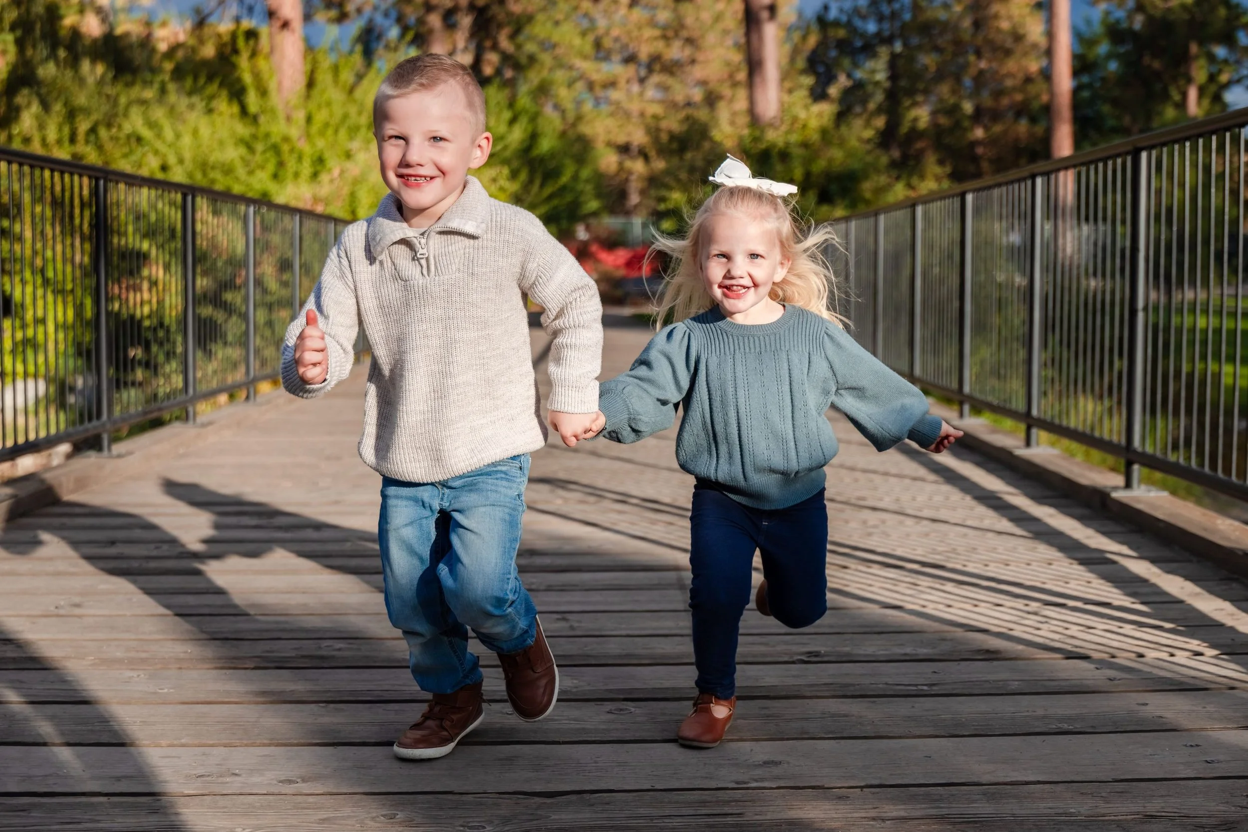 kids running falls park spokane coeur d'alene photographer