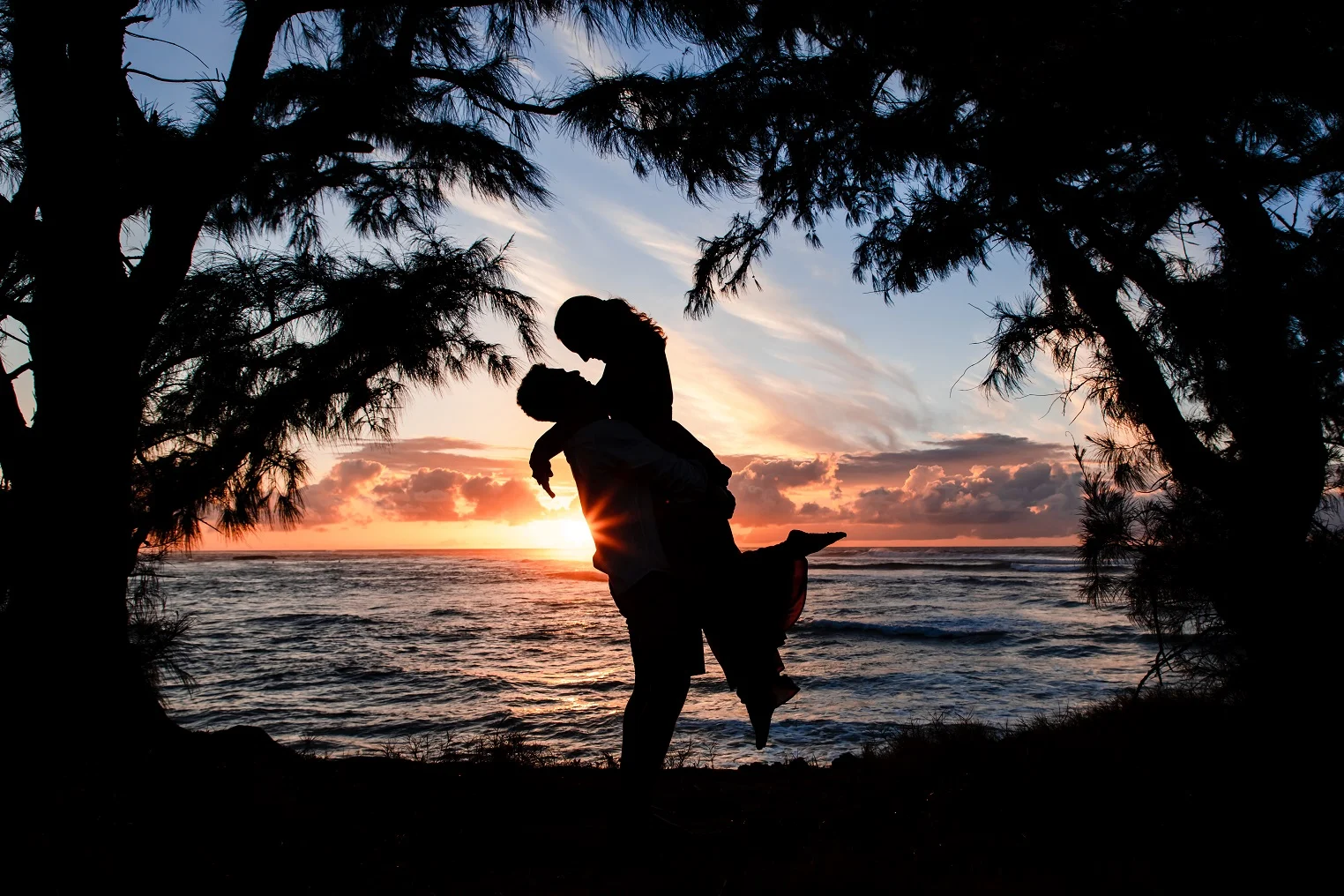 romantic couples sunset silhouette photo honeymoon