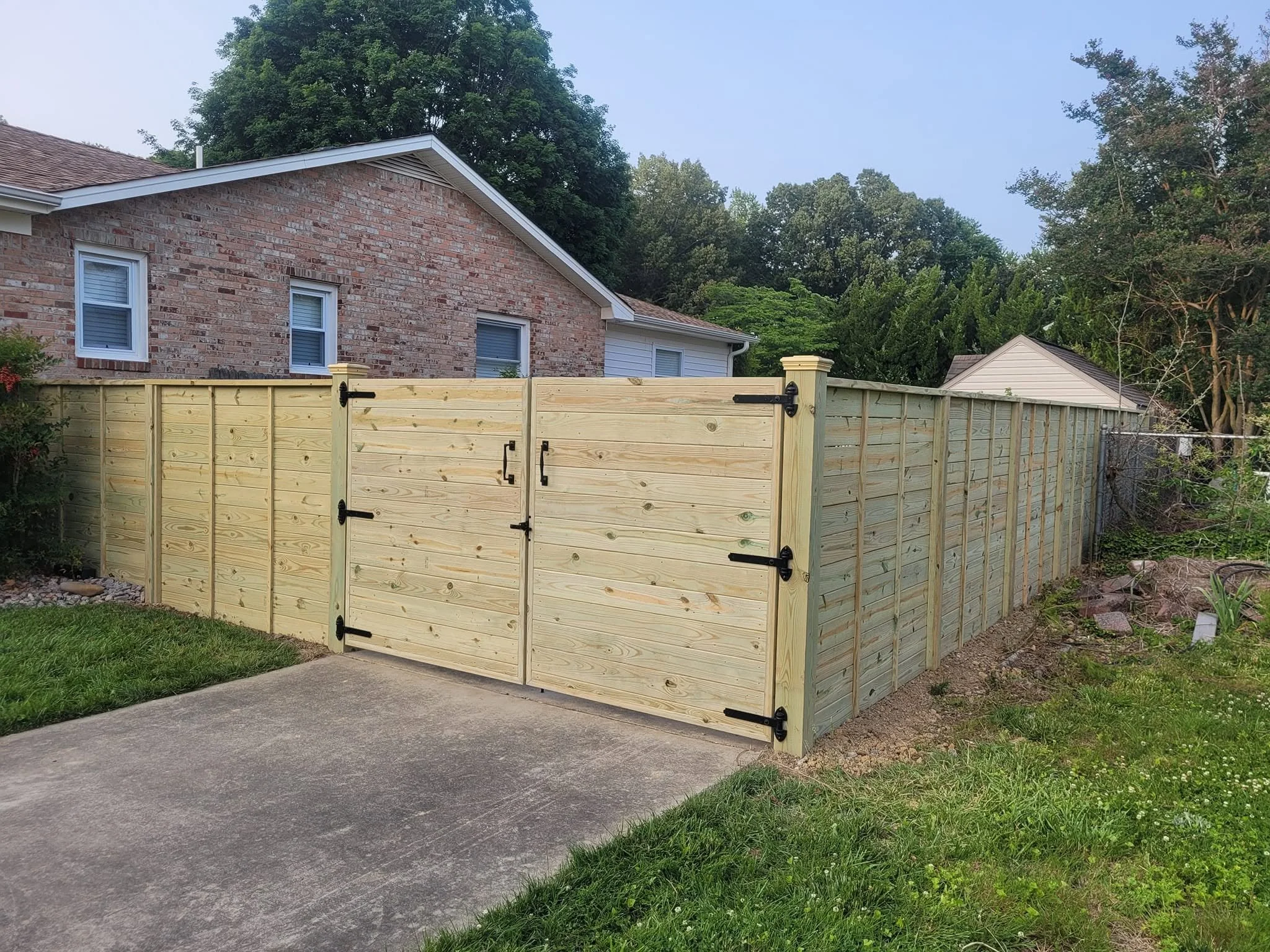 6' Horizontal Privacy Double Drive Gates