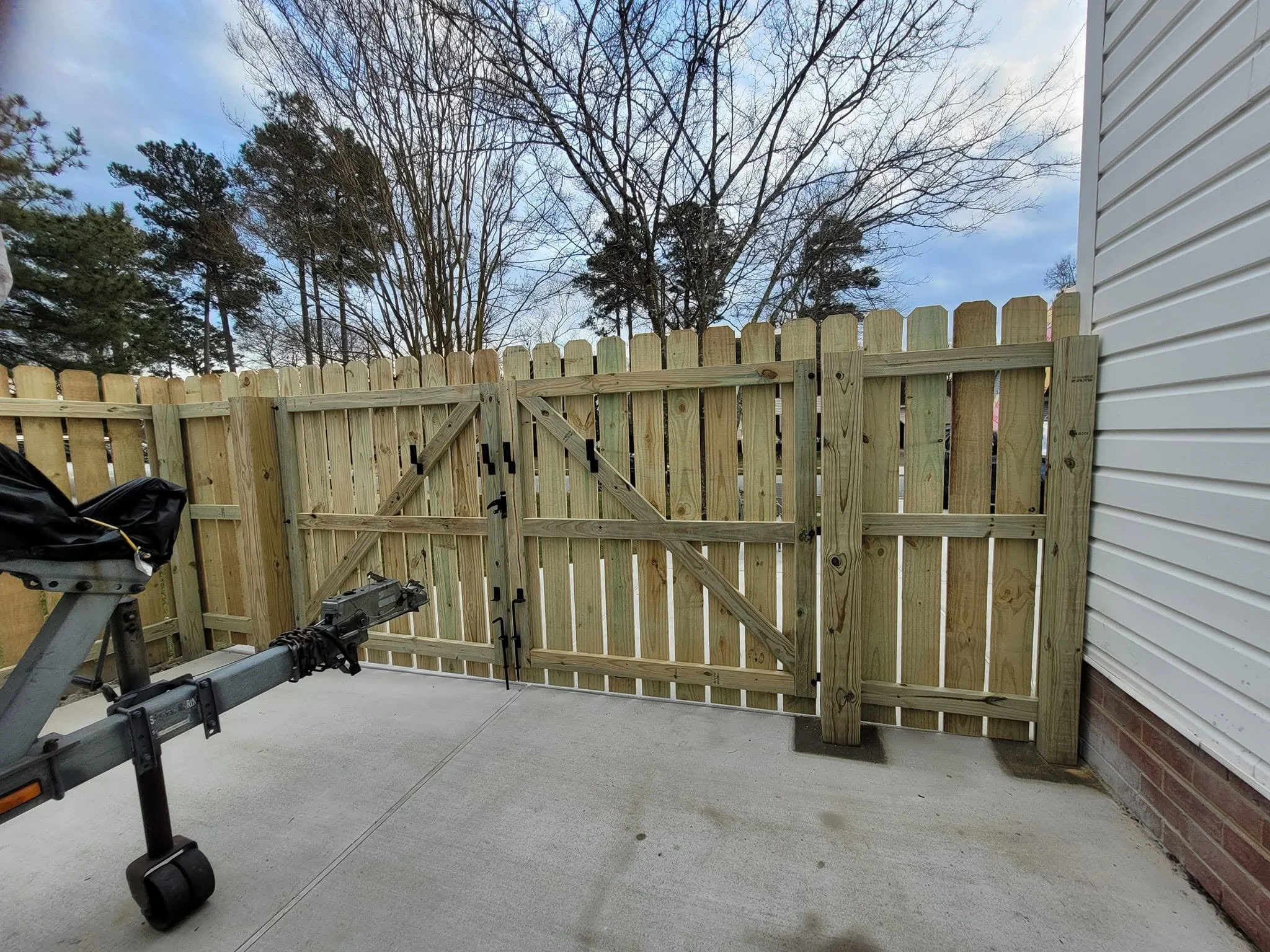 6' Semi-private Pressure Treated Dog Ear Fence