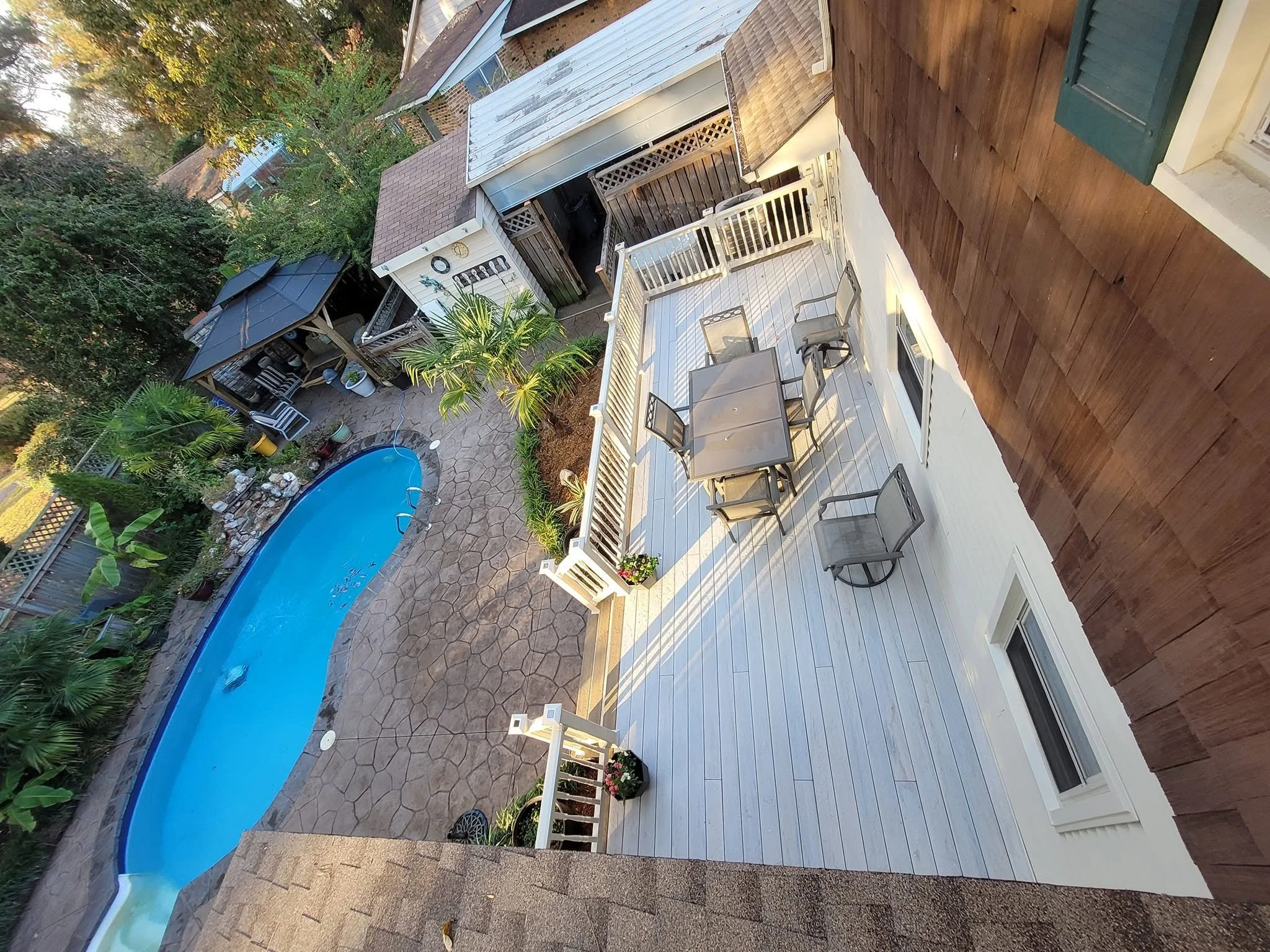 Composite Deck w/ Almond Vinyl Railings