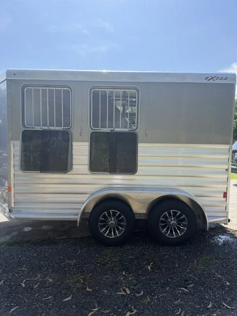 Horse trailer rental serving Port St. Lucie, Indiantown and Okeechobee Florida