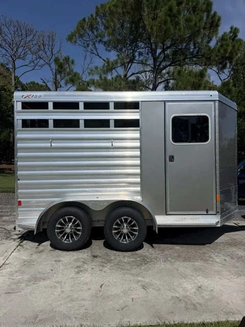 Horse trailer rental serving Port St. Lucie, Indiantown and Okeechobee Florida