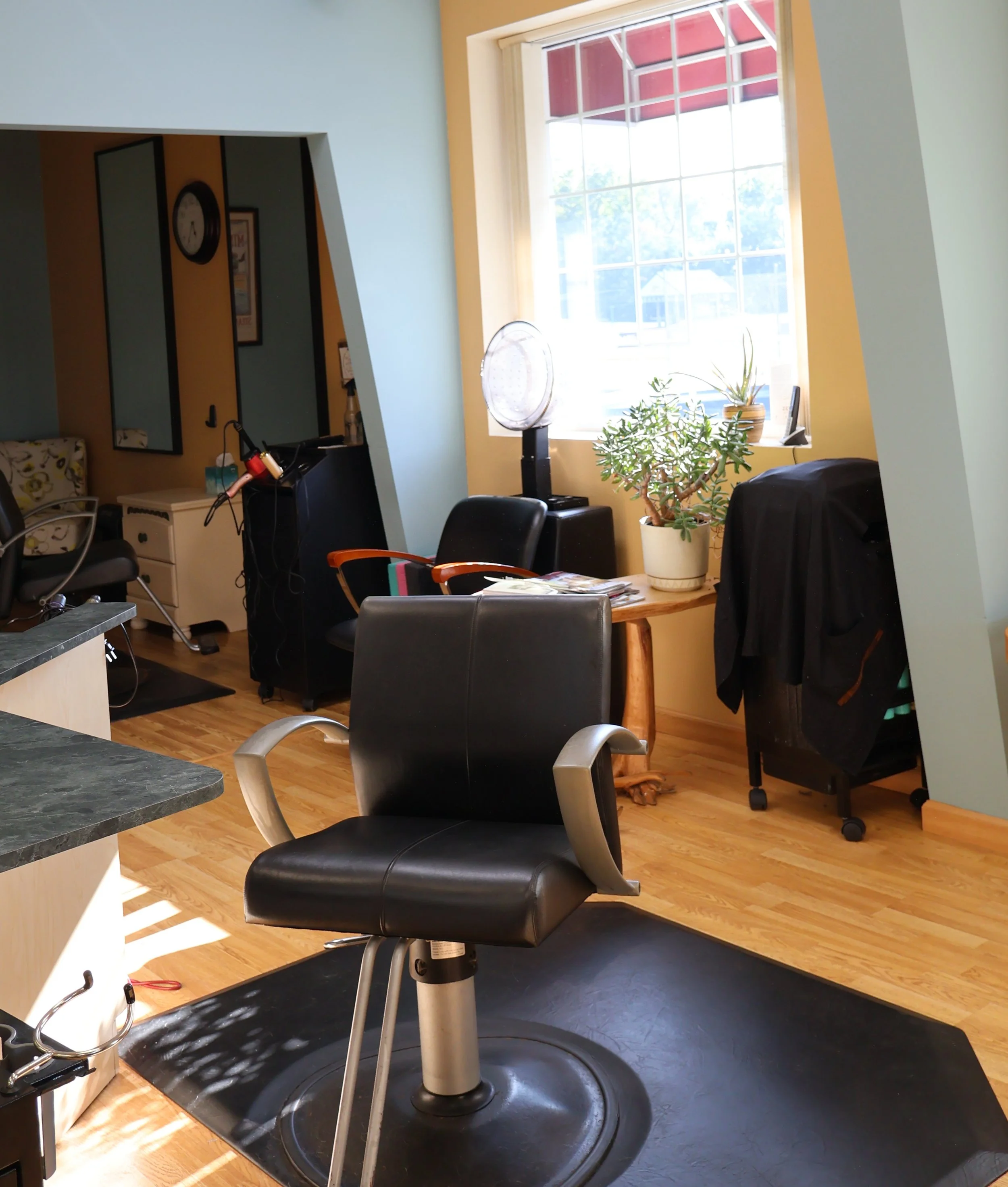 Cypress Salon Stylist Chair
