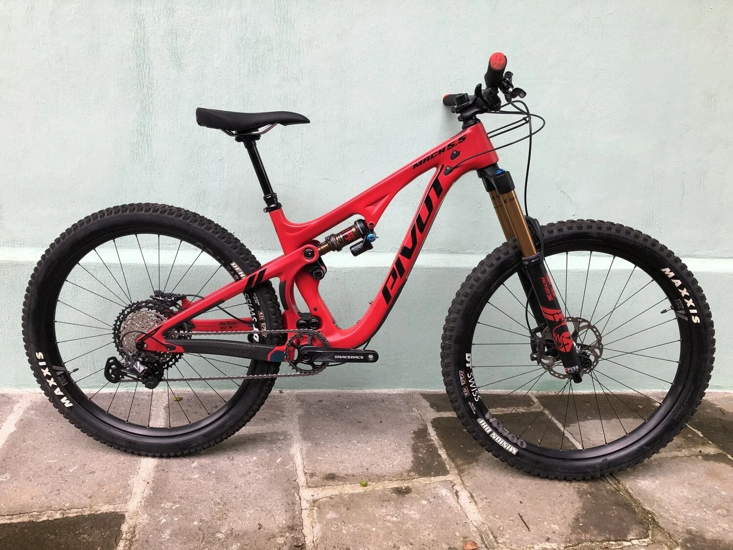 2020 Pivot Mach 5.5