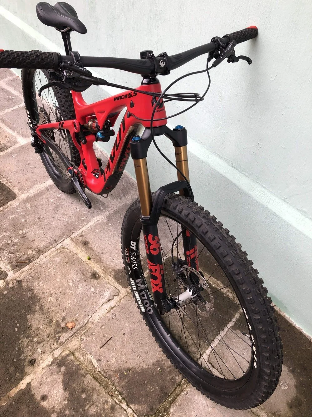 2020 Pivot Mach 5.5