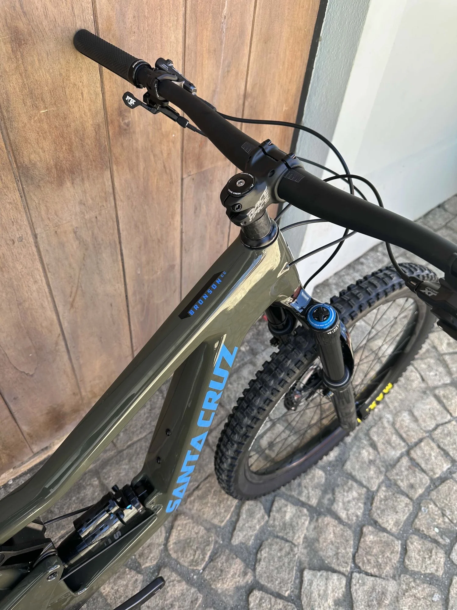 2025 Santa Cruz Bronson CC