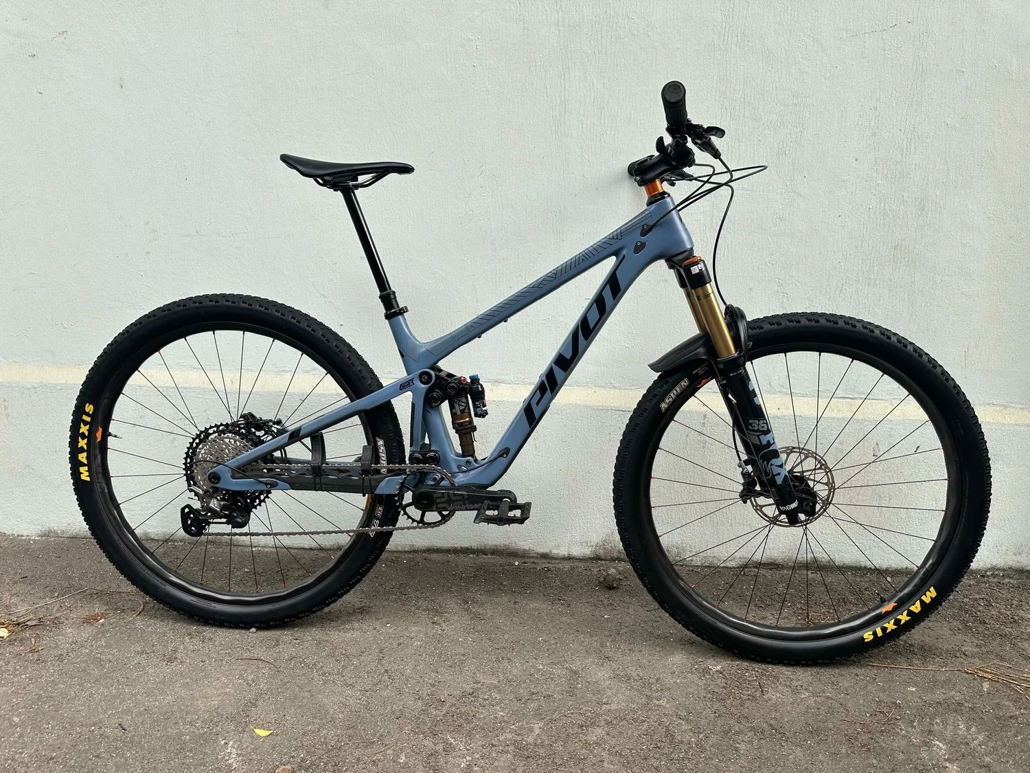 Pivot Trail 429 2023 - Mediana