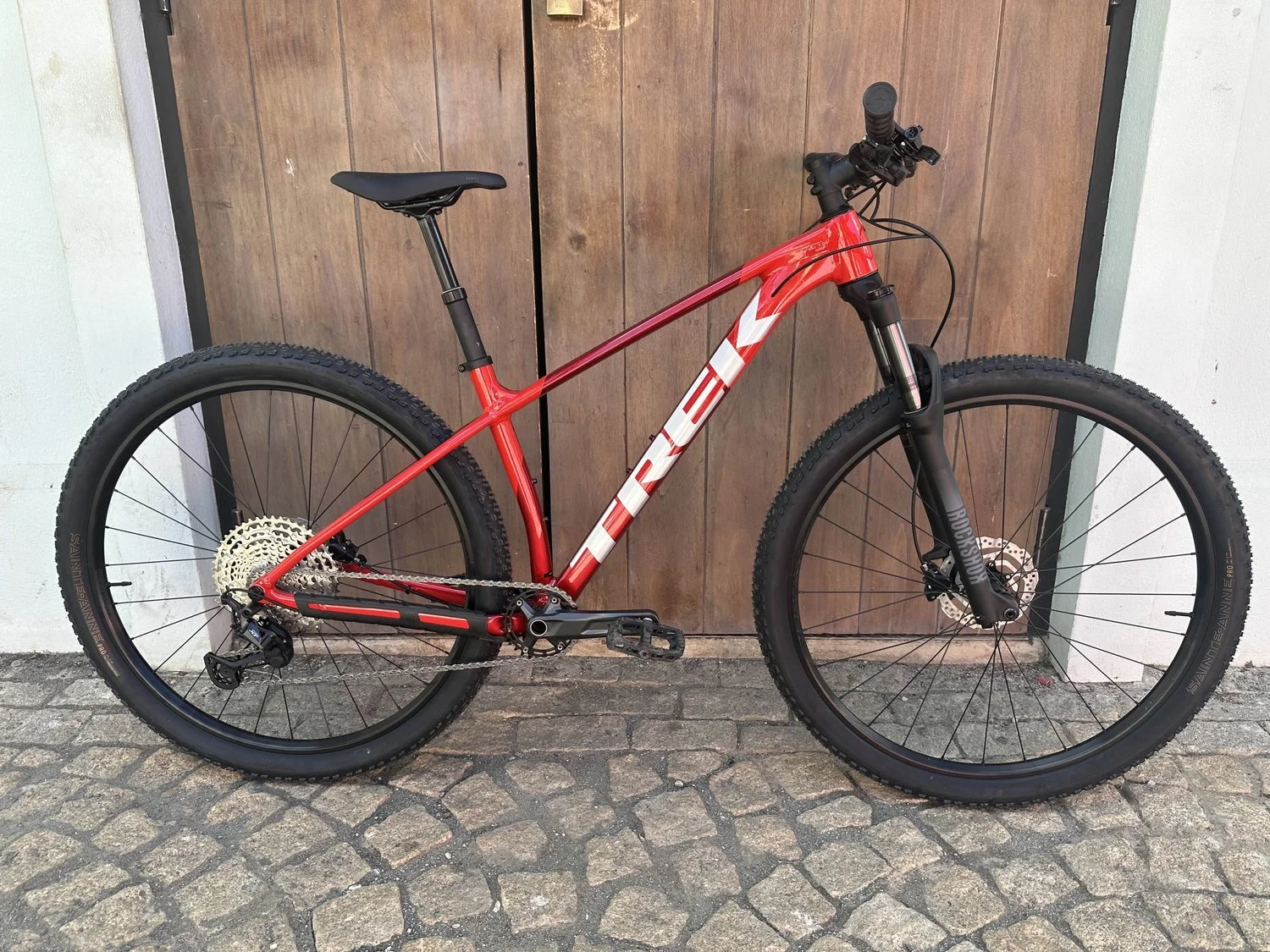 2025 Trek Procaliber 6, mediano, M/L, grande