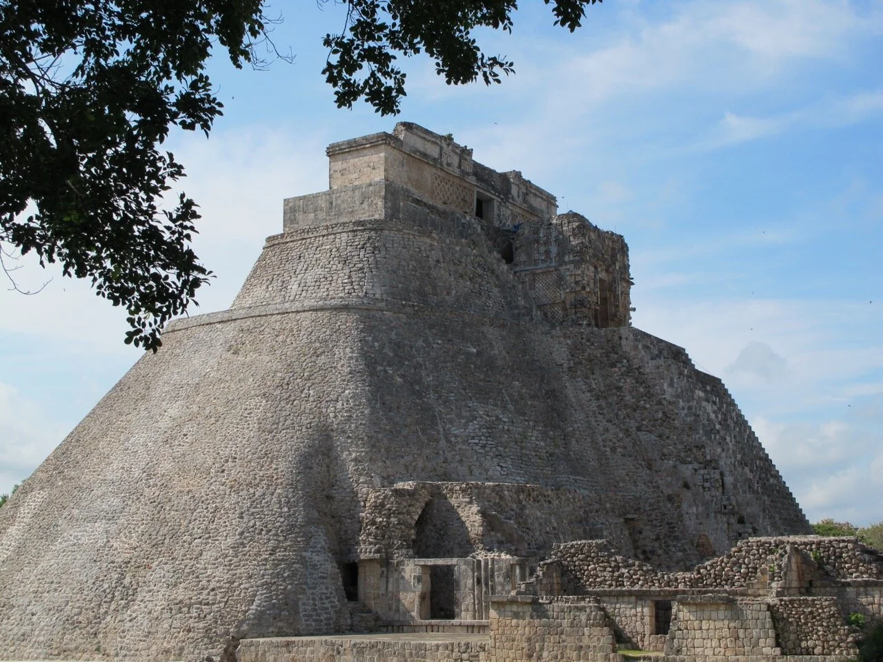 Pico Iyer on Ronald Wright's TIME AMONG THE MAYA: Travels in Mexico, Guatemala and Belize