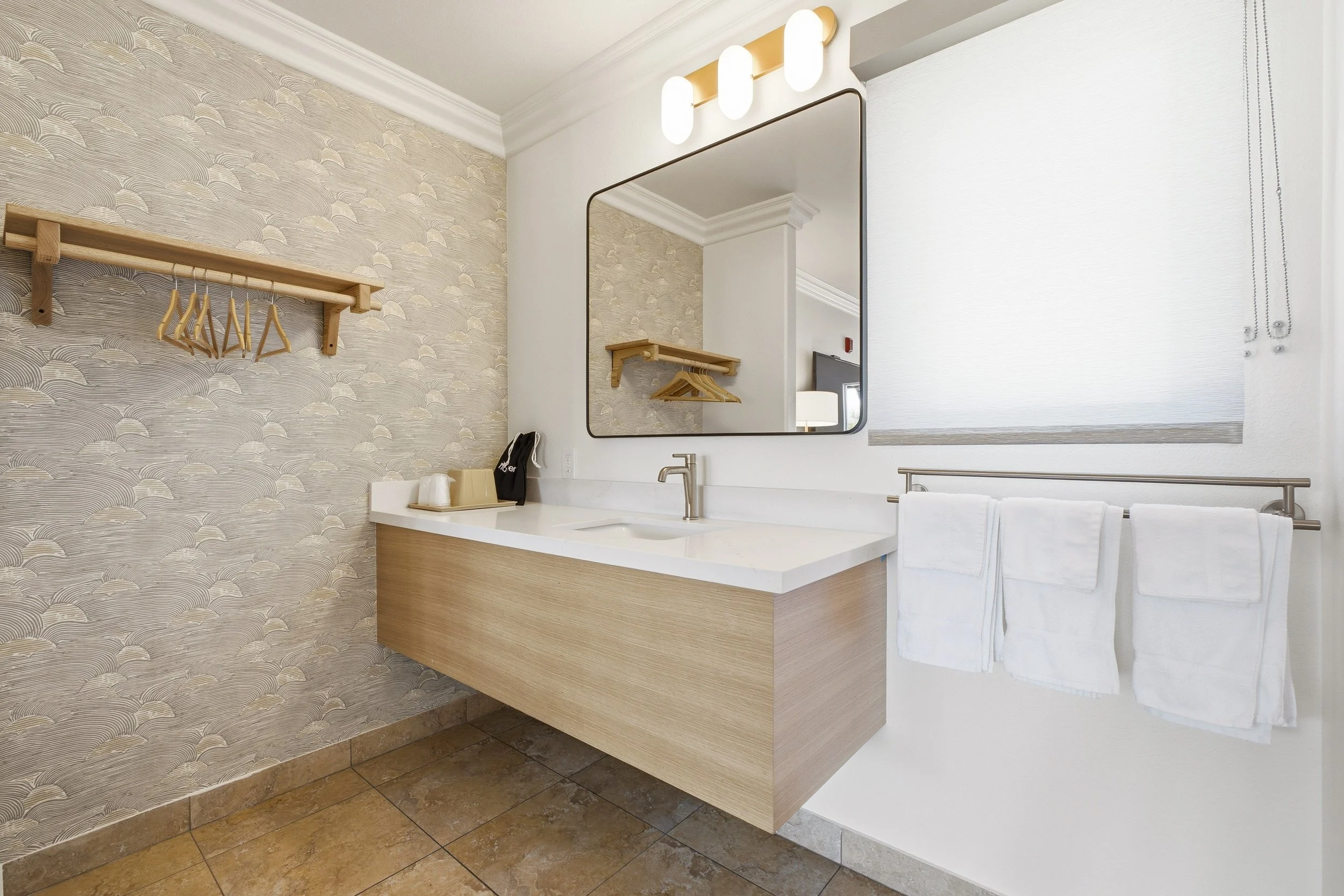 Quartz & white oak bath vanity