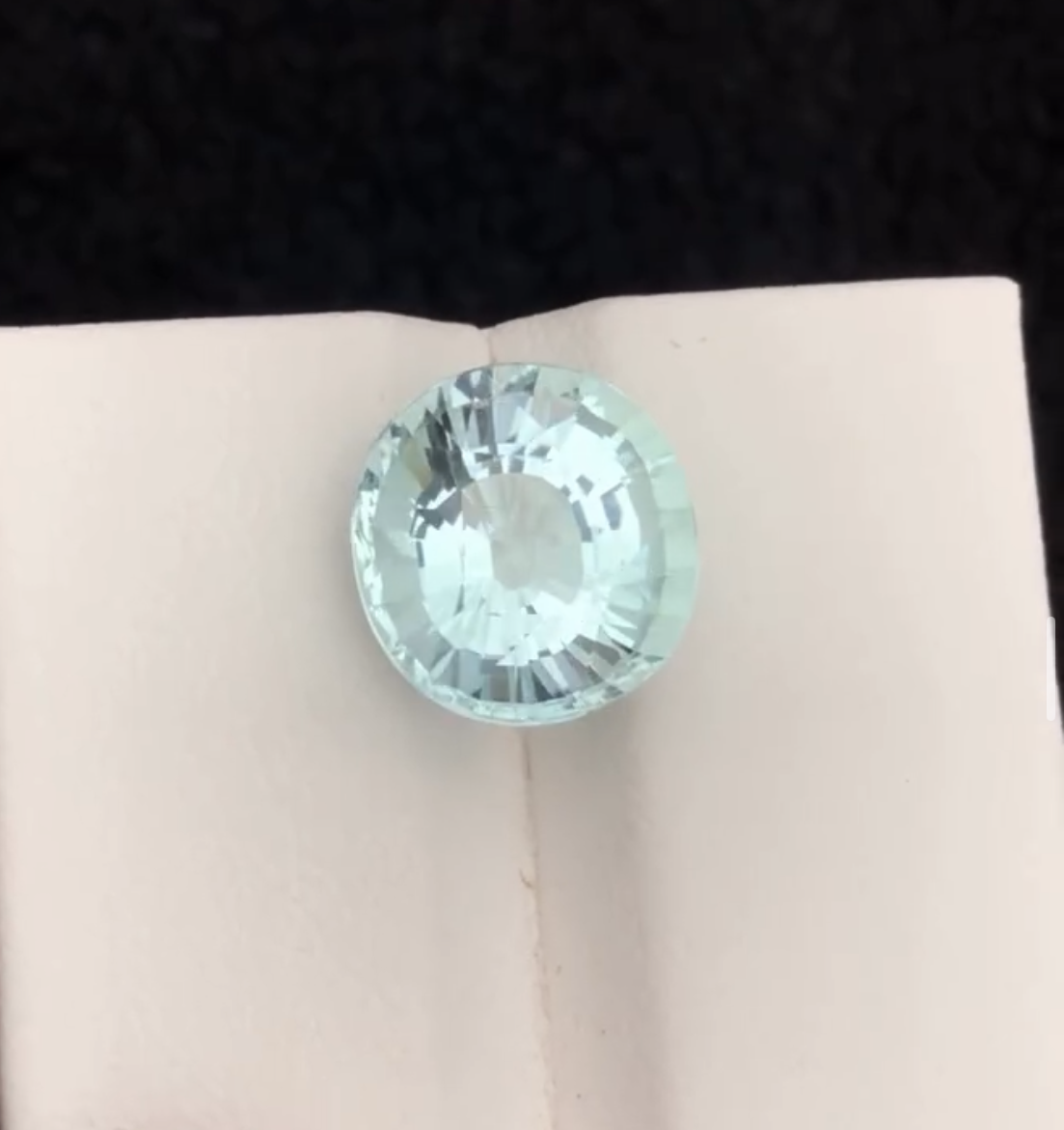 ROUND AQUAMARINE