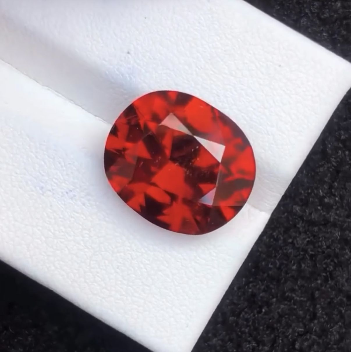 OVAL SPESSARTINE GARNET