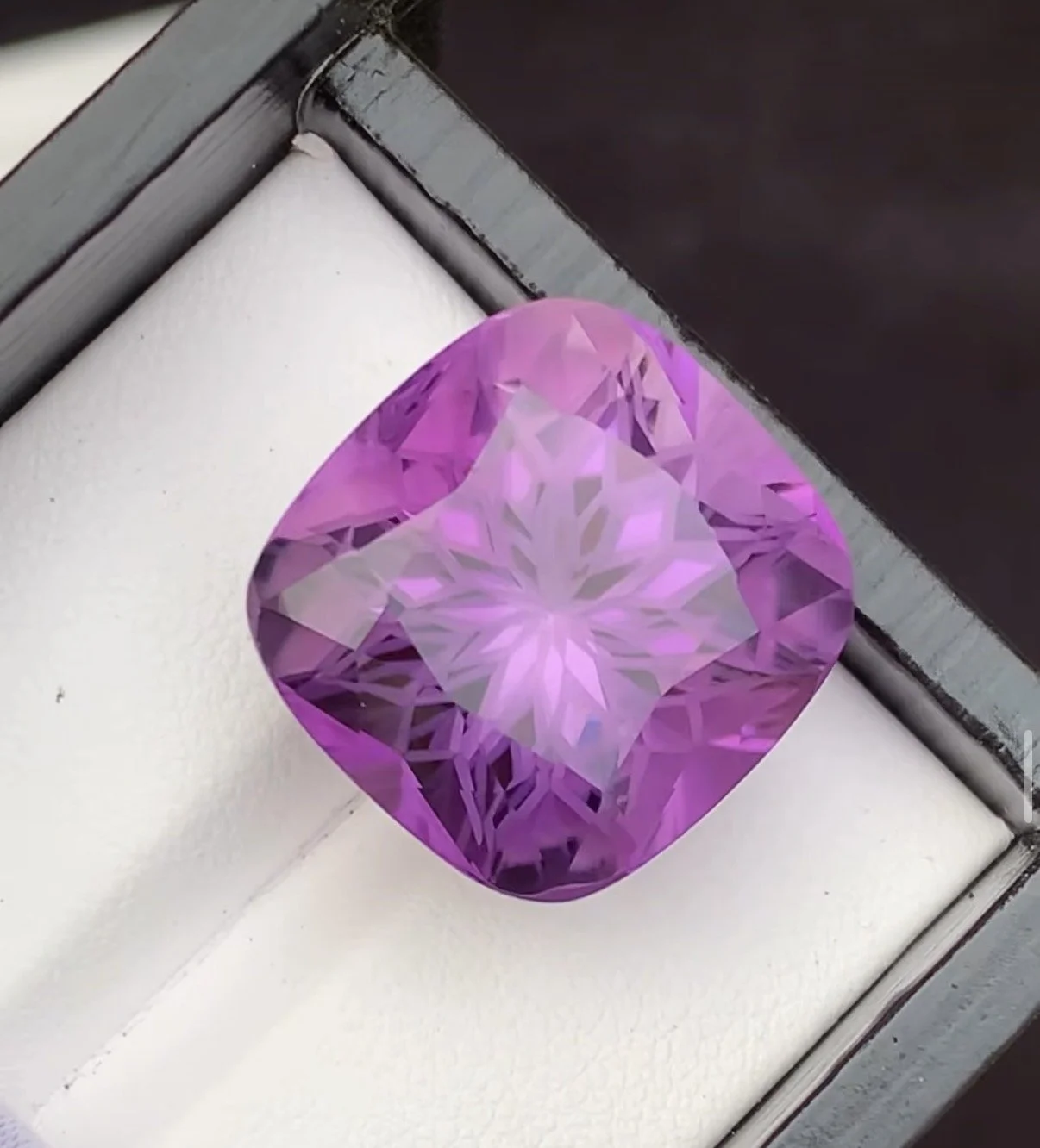 FLOWER CUT AMETHYST