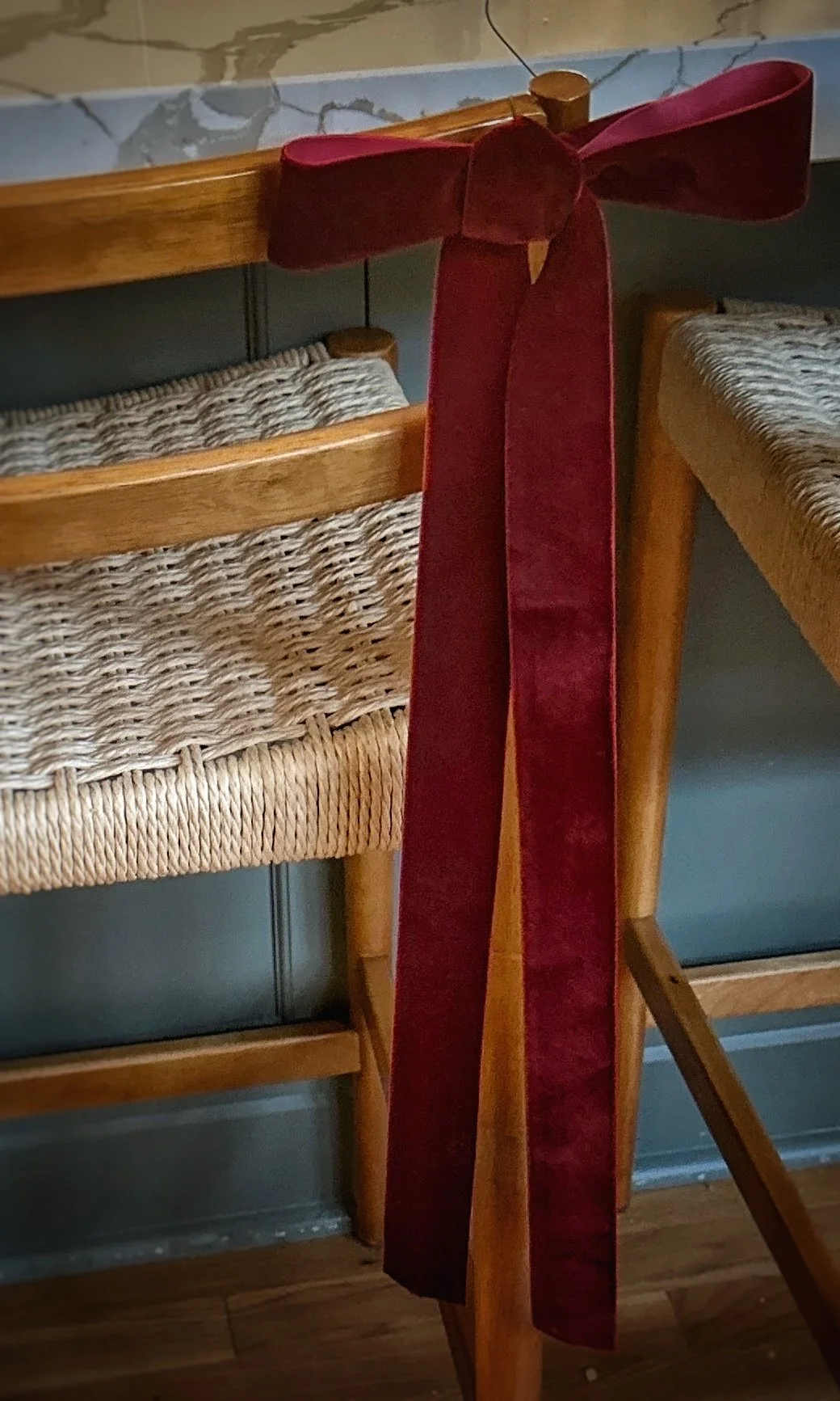 _DUPE-OF_table_burgundy-bow-chair-back_DETAIL.jpg