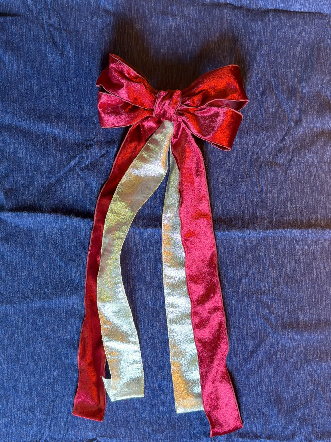 How to Tie a Christmas Bow (The 60-Second Method I Use Everywhere)