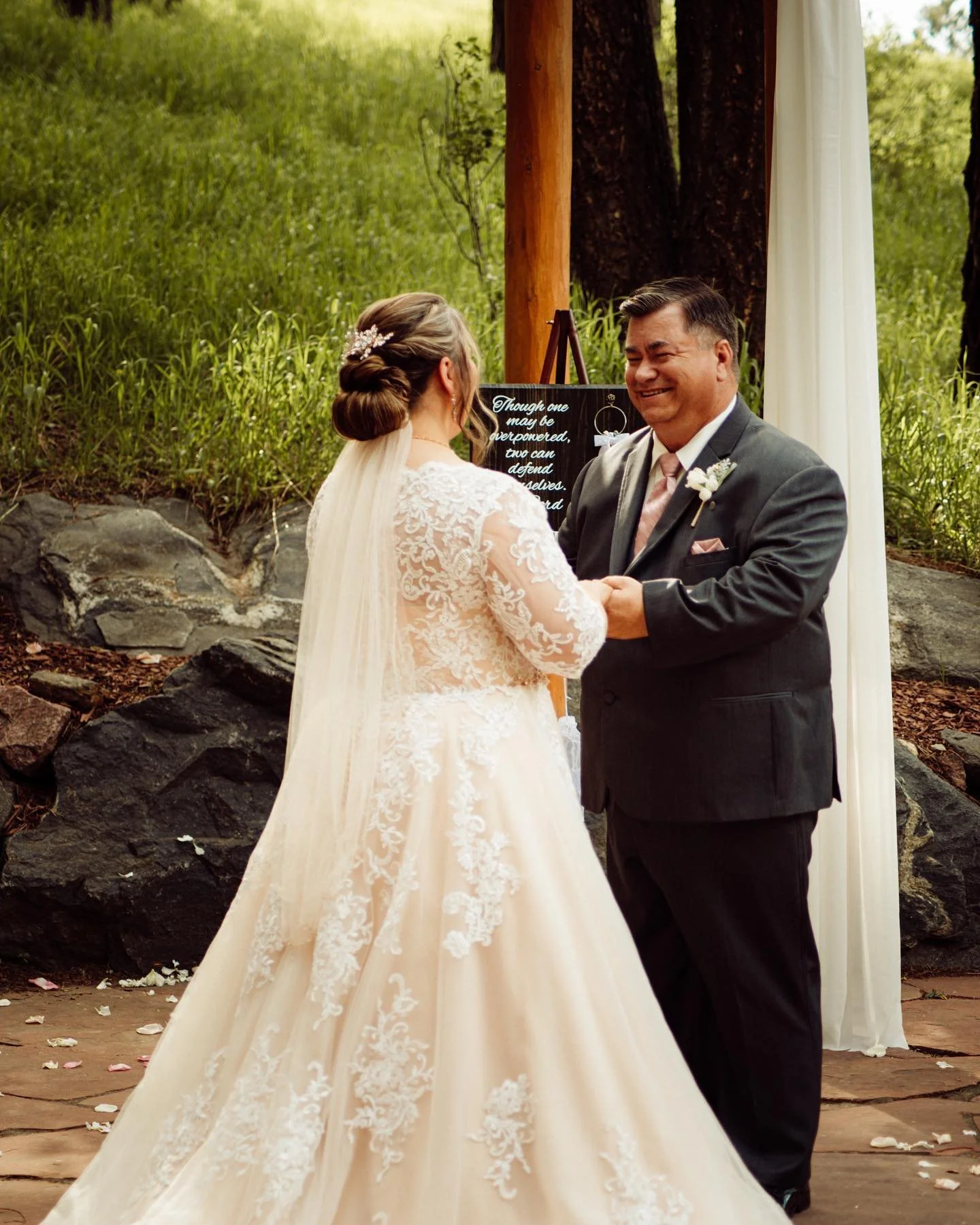 Anyone else as giddy as he is that it&rsquo;s Wednesday already??? Don&rsquo;t know about you but we am ready for the weekend!!!

Photo: @ruggedgracephotography 
Dress: @cocomelodyofficial 
Veil: @davidsbridal 
Venue: @thepinesatgenesee 
HMU: @hdhair