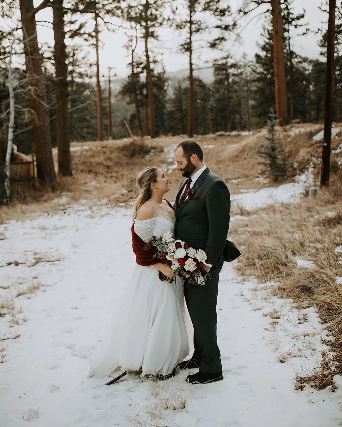 Due to the lack of snow this year, here&rsquo;s a throwback to a nice chilly winter wedding! ❄️ ⛄️ 🧊 

Photo: @catherineleaphoto 
H&amp;MU: @hdhairandmakeup 
Venue: @dellaterramountainchateau 

#snow #nosnow #whereswinter #winter #winterwedding #win