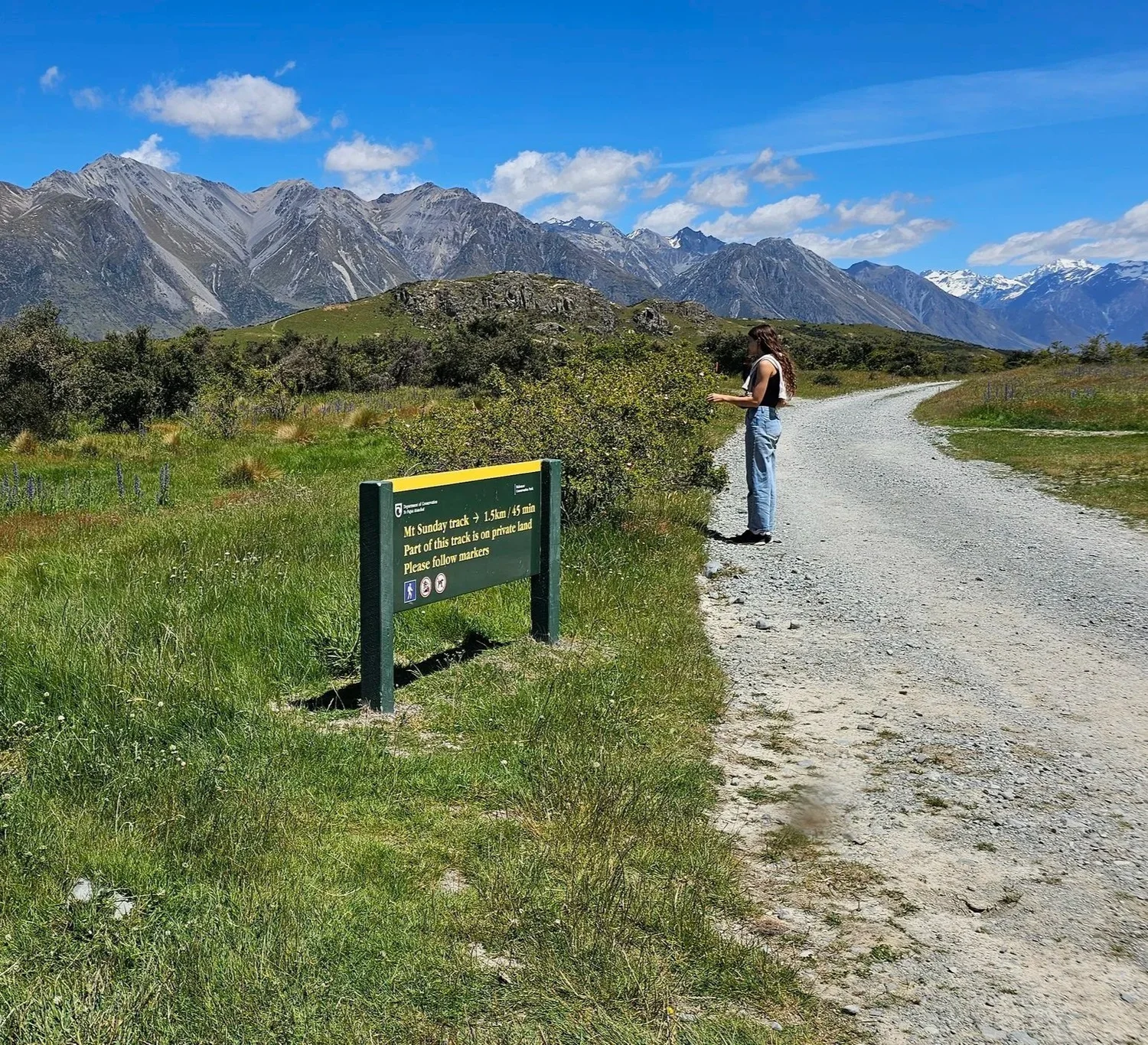 Mount Sunday Track sign at the start of the walk