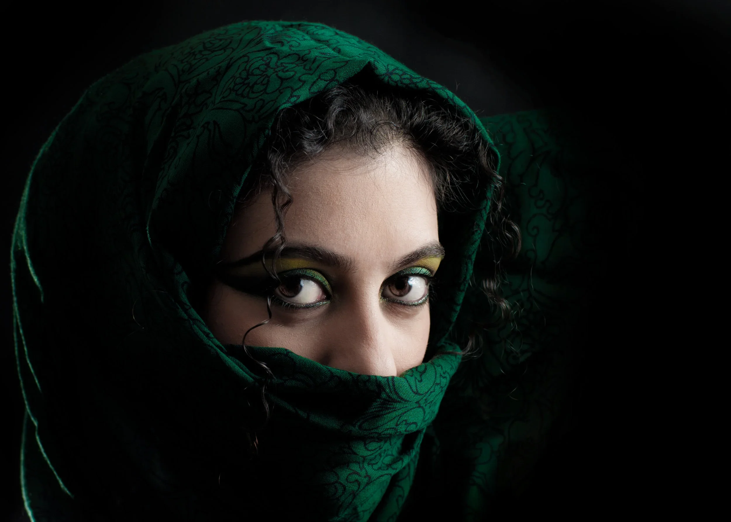 sarah-scarf2_8573004090_o.jpg.webp