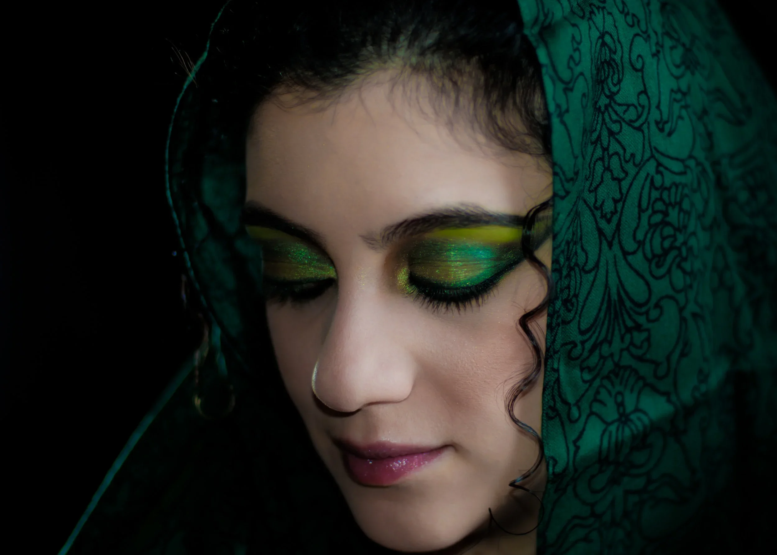 sarah-scarf1_8573001618_o.jpg-2.webp