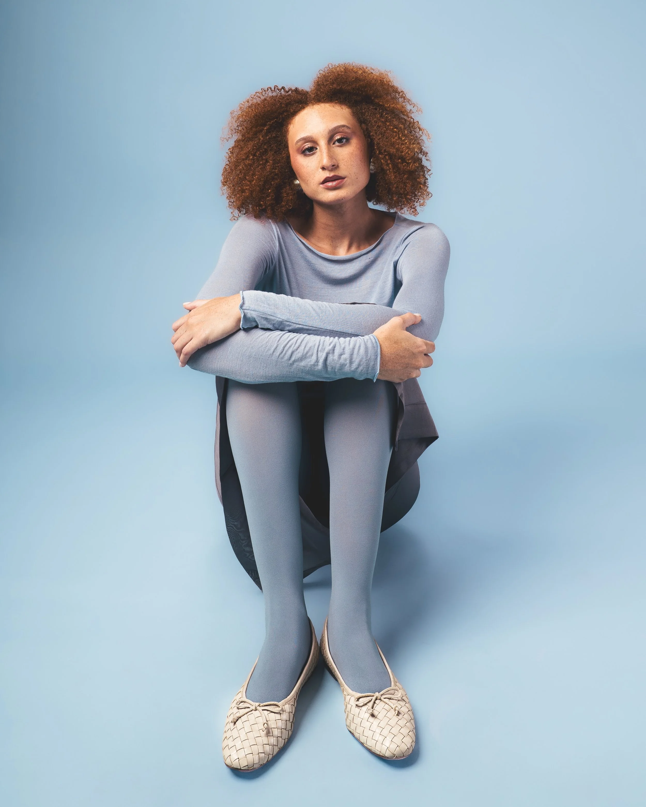 a study in blue
for @sam_edelman 

model: @sarahmgibsonn 
mua: @the_face_couture 
styling: @styledbykeerit 
lighting assistant: @fotobymeg 
studio: @6thbridgestudio
pr showroom: @divisionshowroom
bts: @theod0rrra