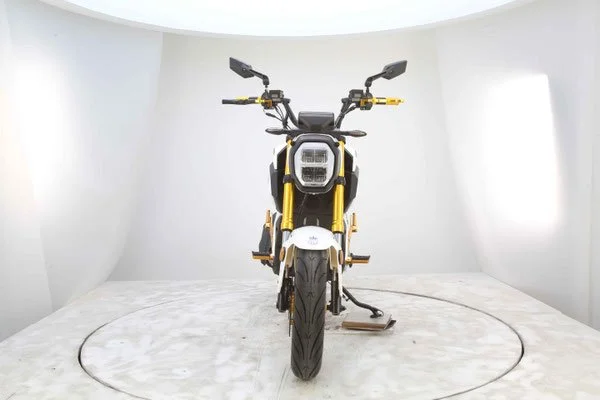 VTR 200 FRONT.jpg
