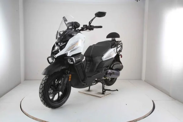 TANK 200 SPORT EFI WHITE.jpg