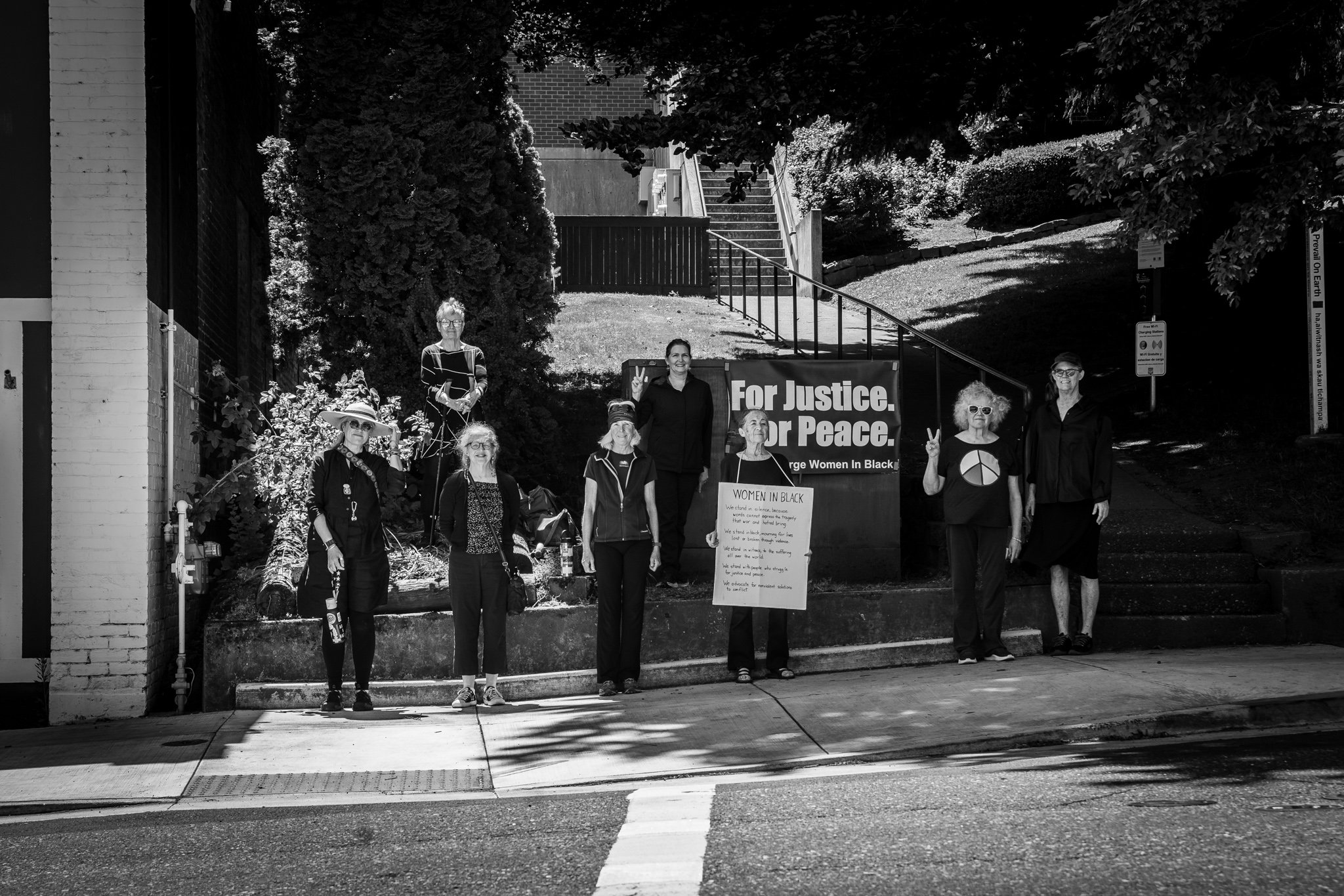 PNW Women in Black Hood River Oregon