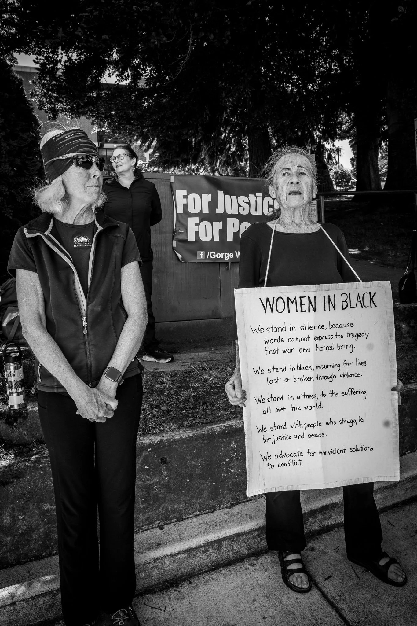 PNW Women in Black protesting Hood River Oregon