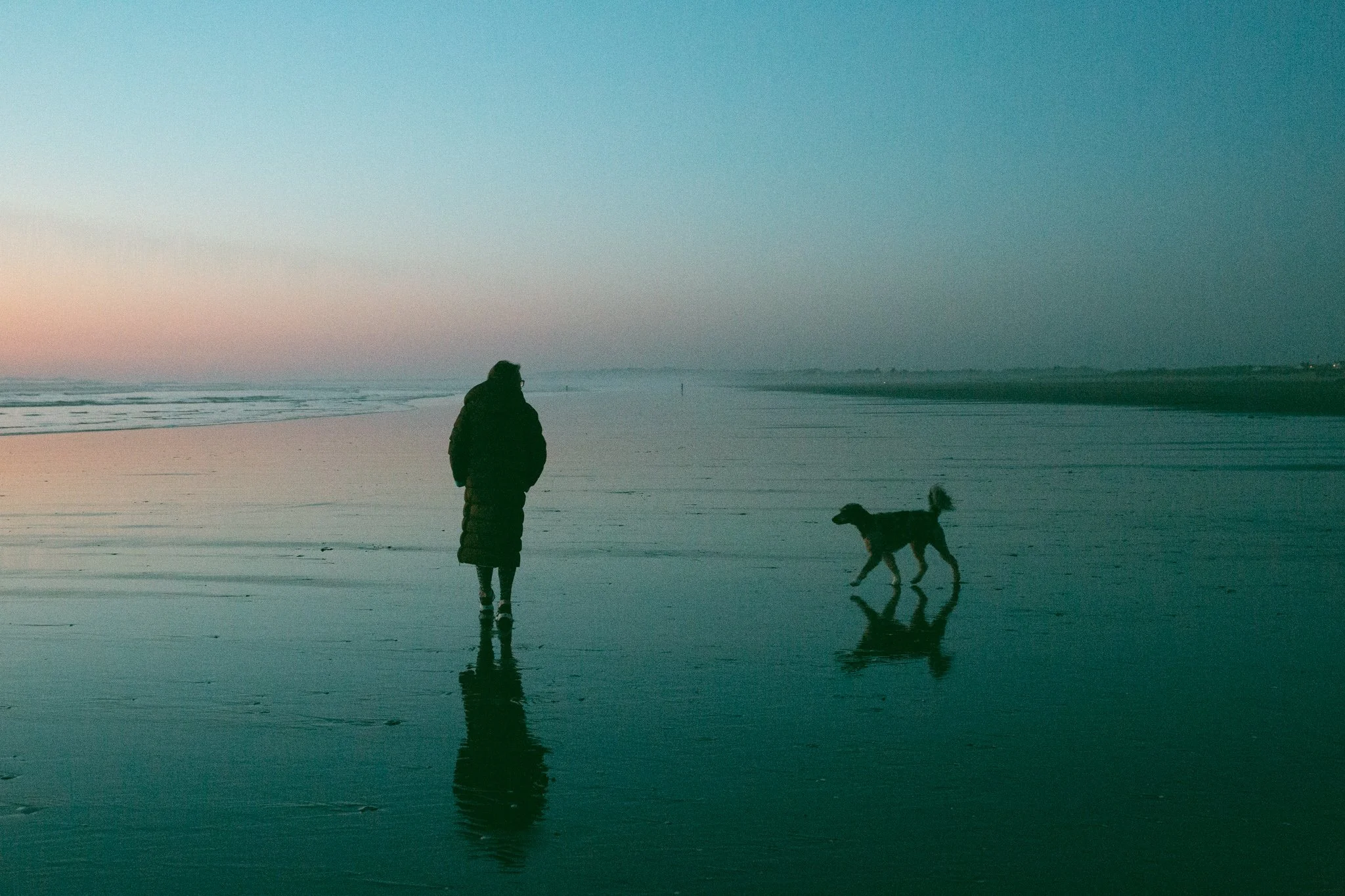 Jean and Frankie on the beach at Seaside Oregon 2025