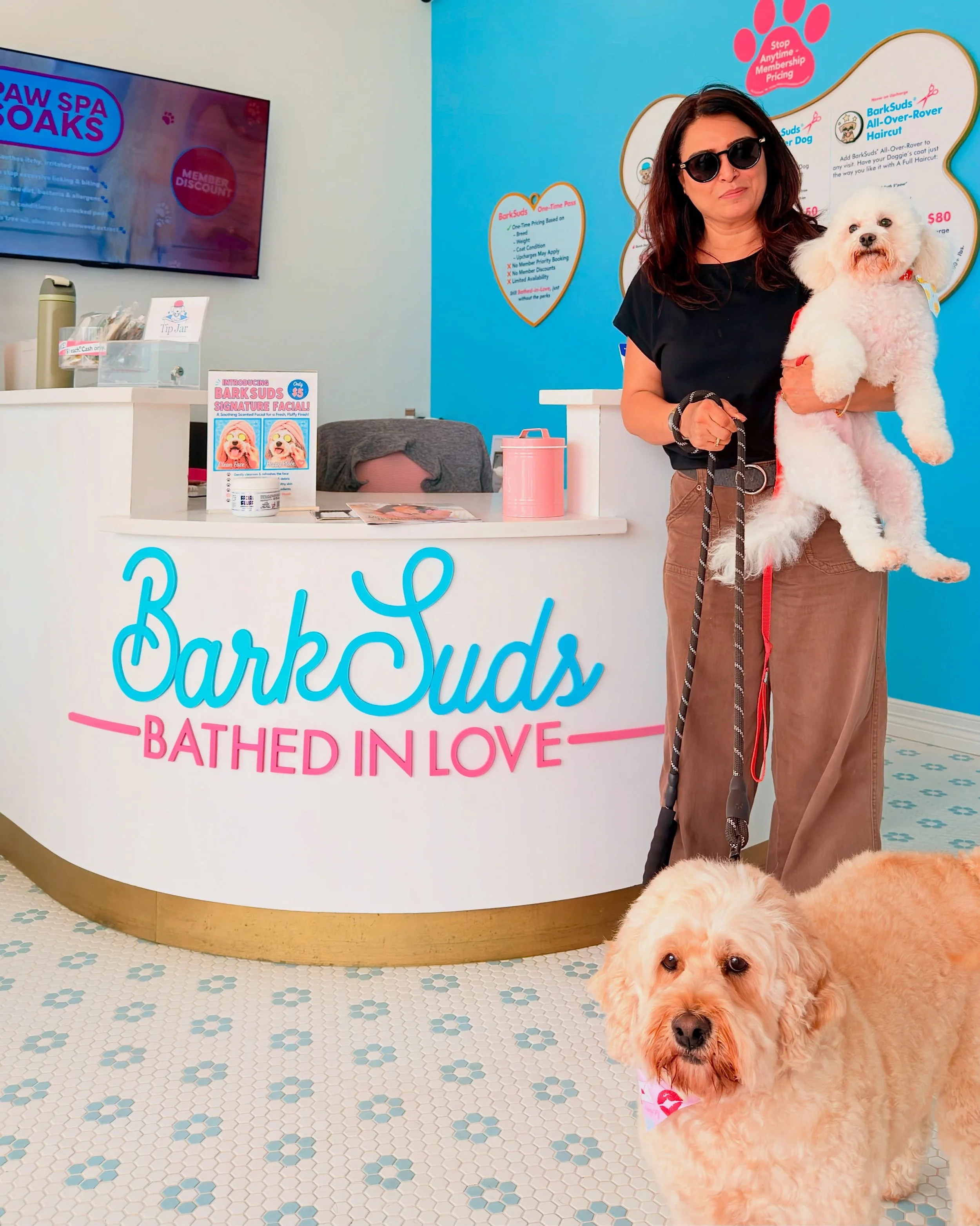 Big or small, they&rsquo;re always family. 🐾💙

Nothing better than seeing happy pups right where they belong!🩷 With their favorite person. 🐶✨

#BarkSudsSugarLand #SugarLandDogs #HappyPups #DogLovers CommunityPet:&rdquo;