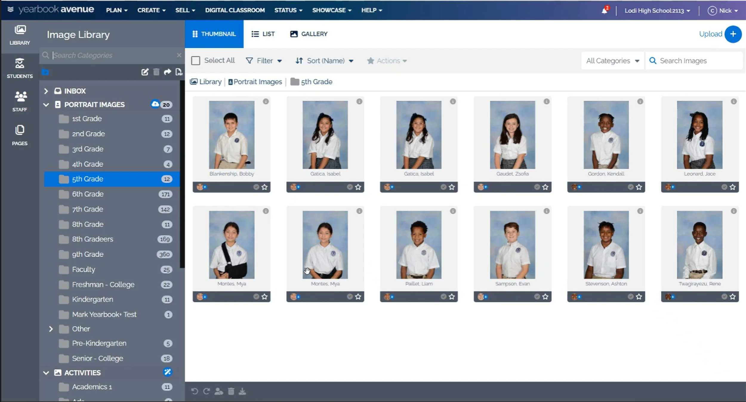 Screenshot of a digital classroom management software displaying portrait photos of students in the 5th grade. The interface includes menu options for planning, creating, selling, digital classroom, status, showcase, and help. The left sidebar shows categories for student images, with the 5th Grade folder expanded to reveal individual student photos with names and grade levels.