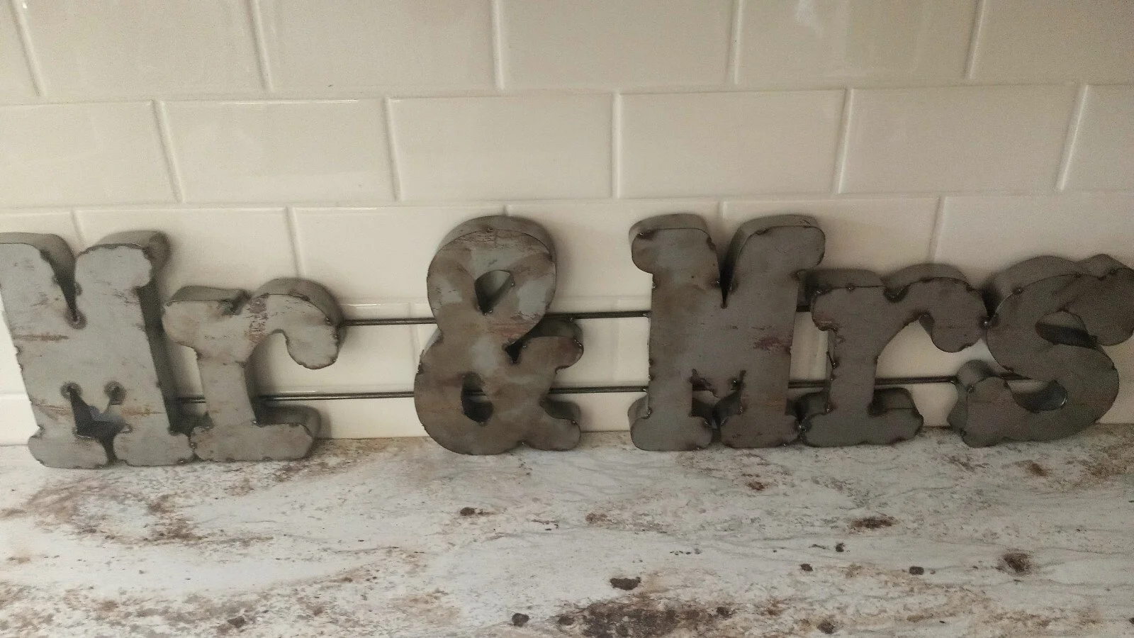 Metal Mr & Mrs Sign