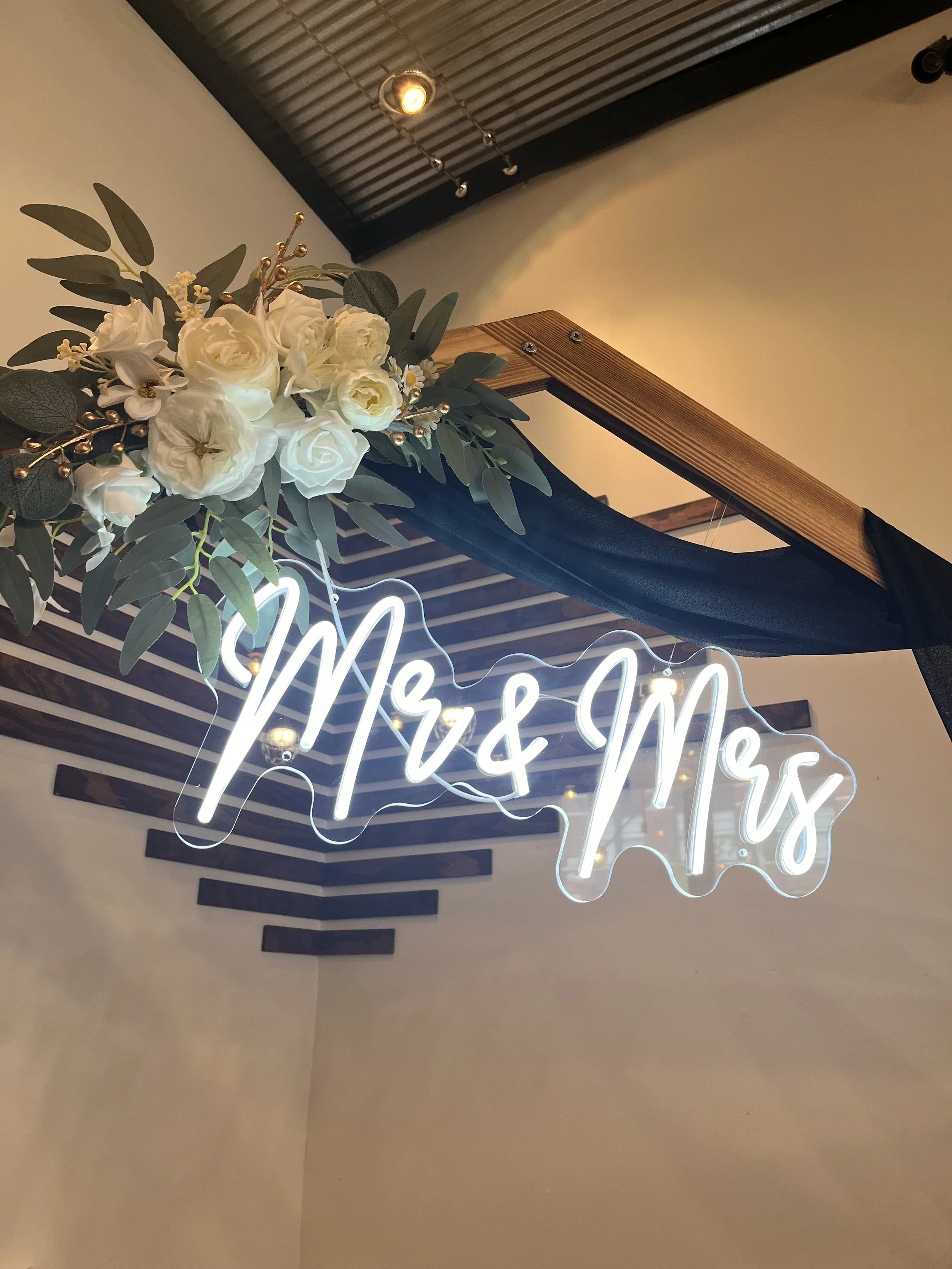 Mr & Mrs Neon Sign