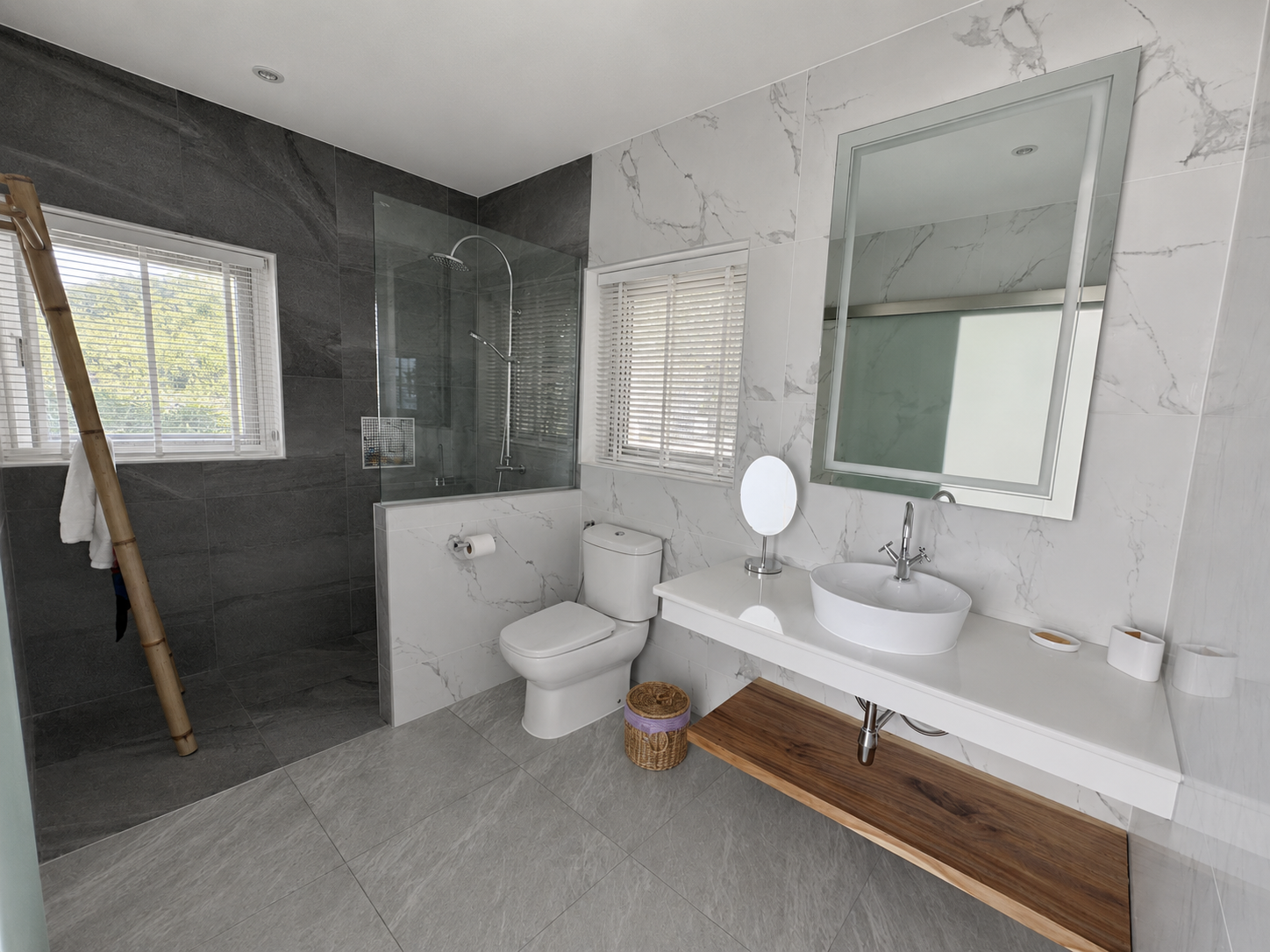 31-Alba 1_Bedroom 4_Bathroom_c.png