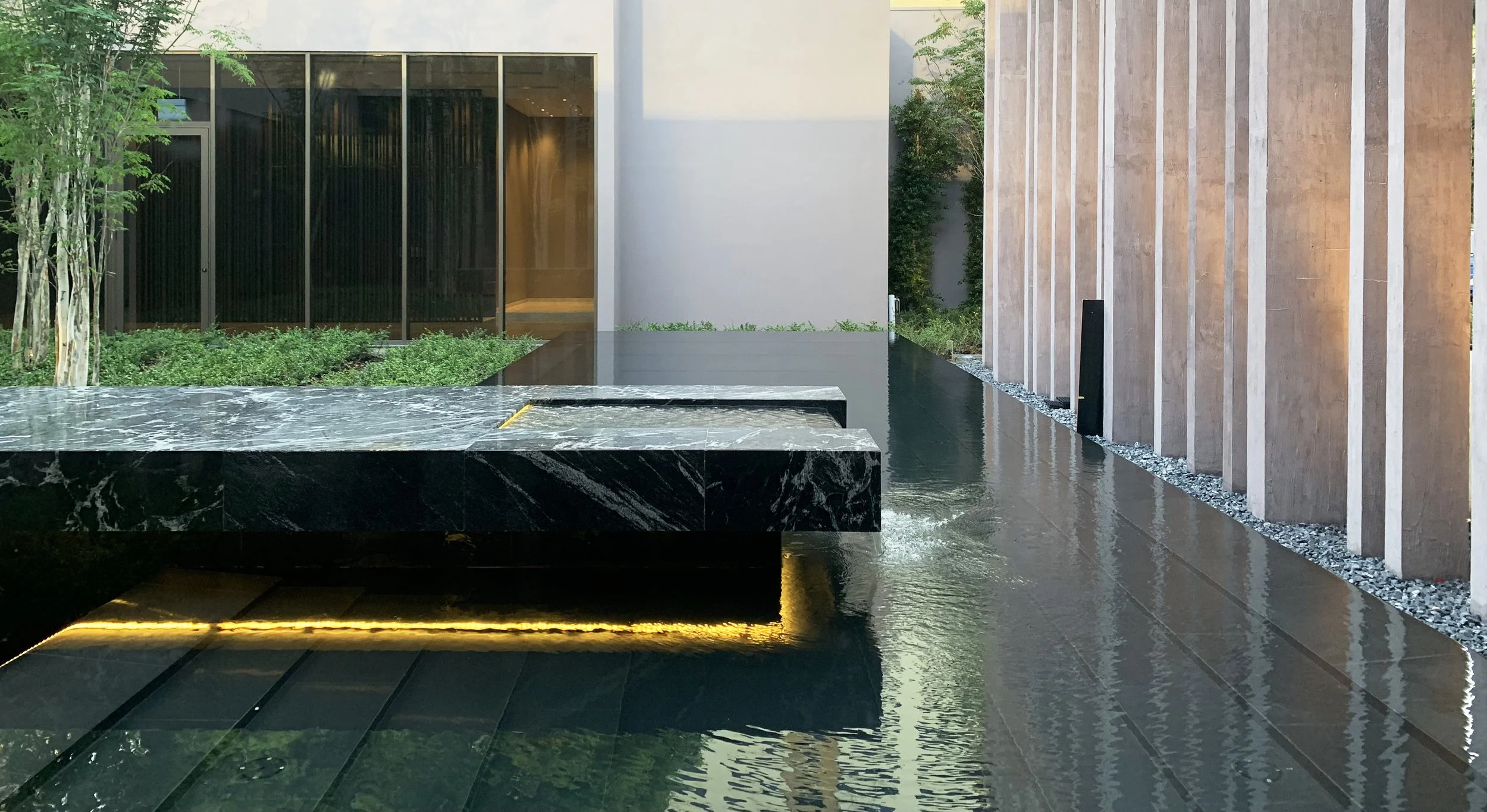 THE AVENIR SHOW GALLERY