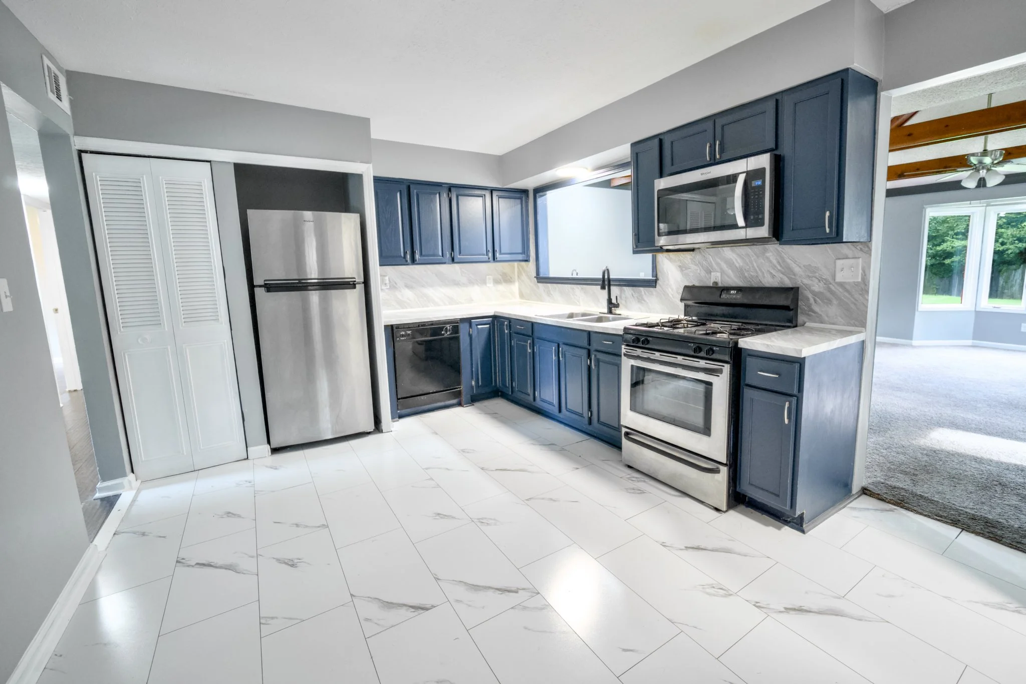 Kitchen 1.jpg
