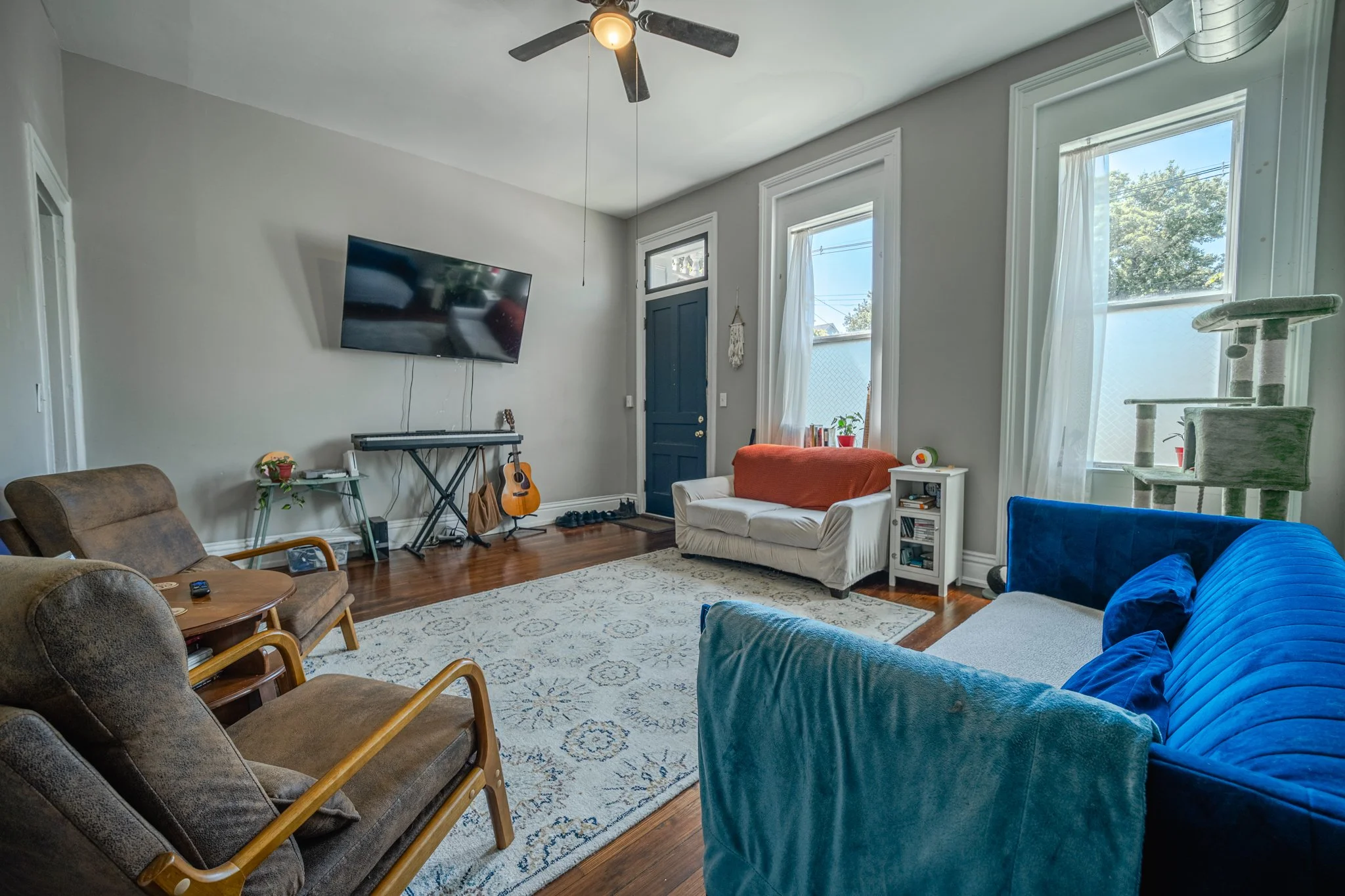 Living Room 1.jpg