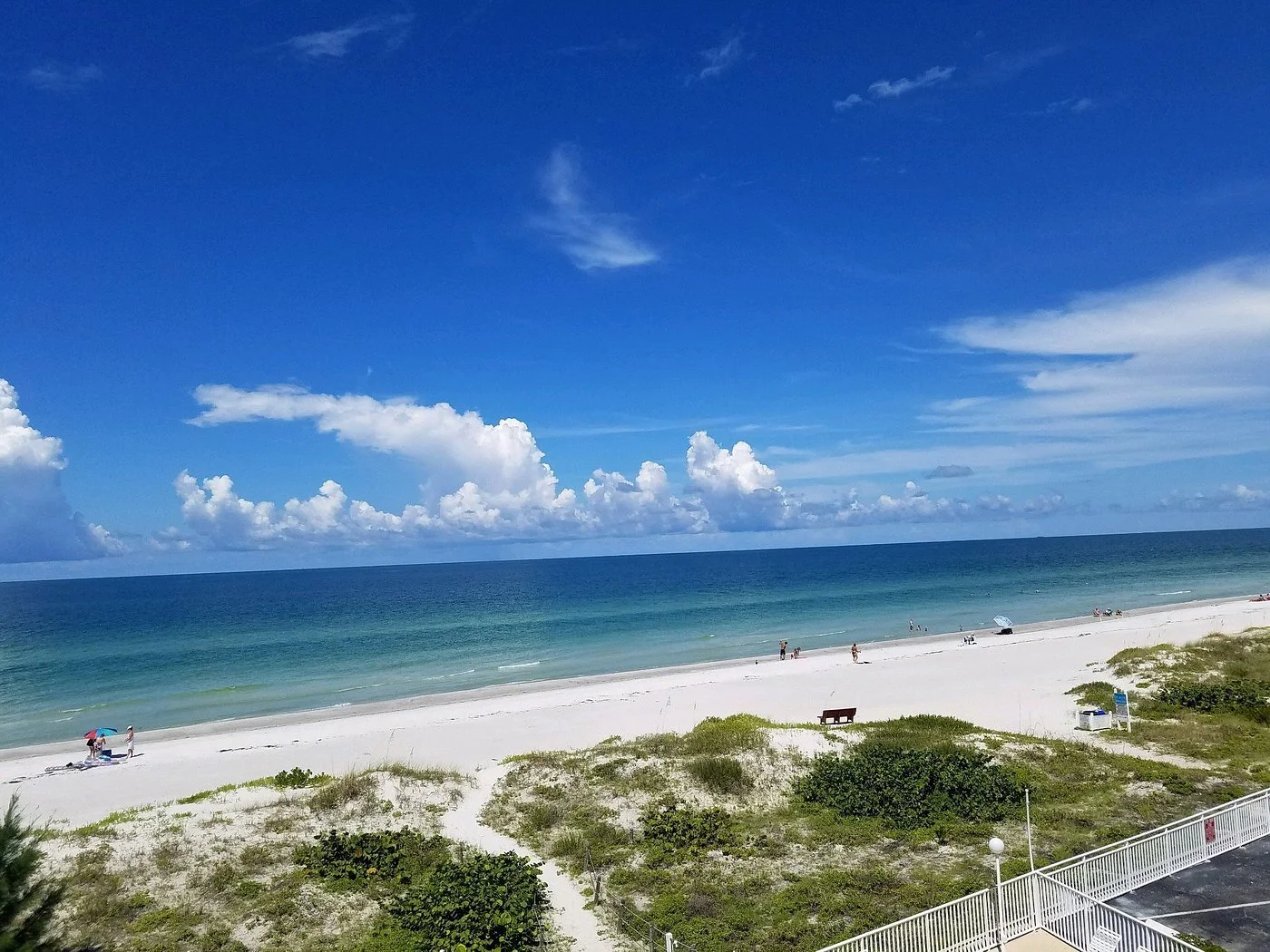 lovely-beach-not-crowded.jpg